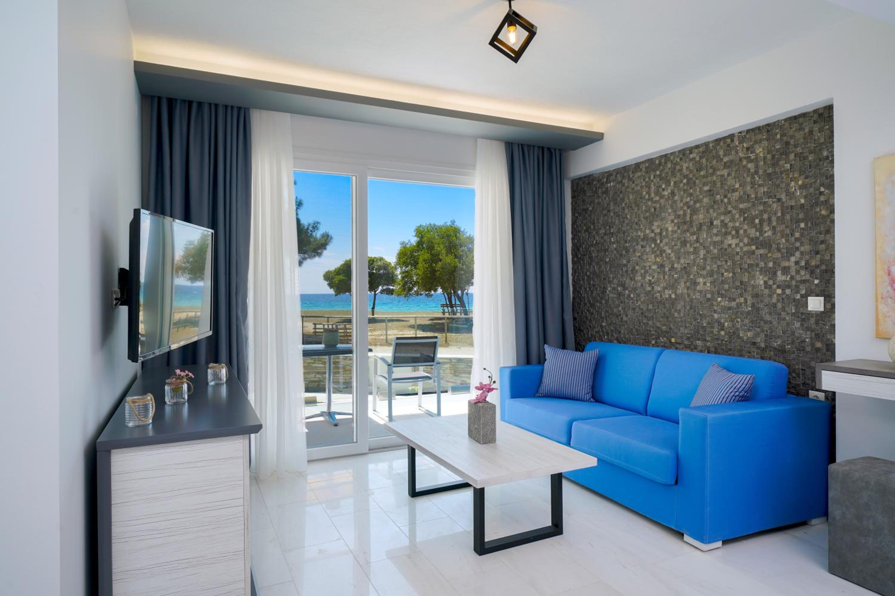 Studio Apartment with Sea View photo 3