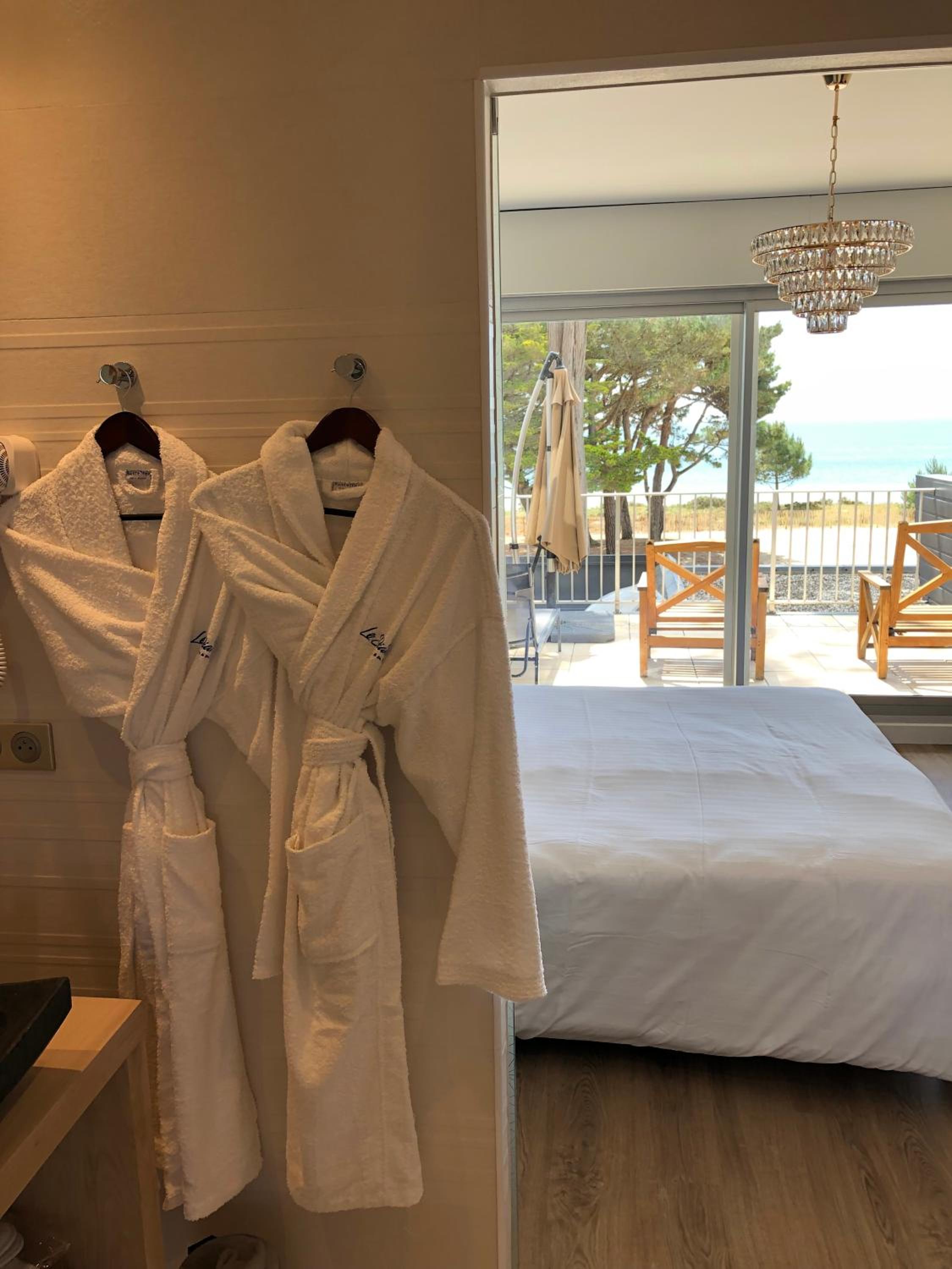 Prestige Double Room with Panoramic Sea View and Terrace - Photo 12