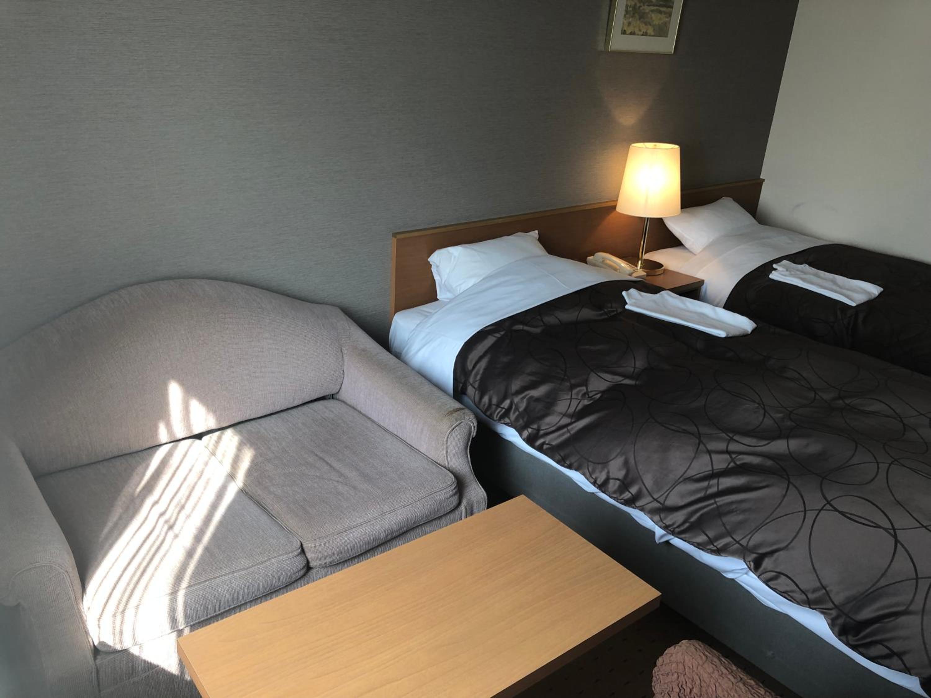 Twin Room - Non-Smoking photo 2