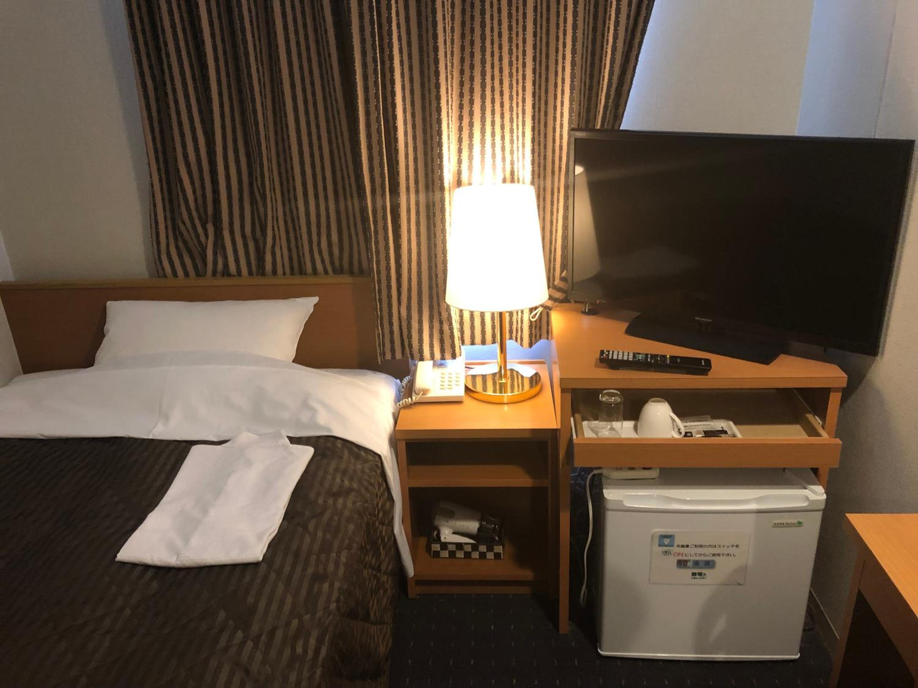 Single Room - Smoking photo 1