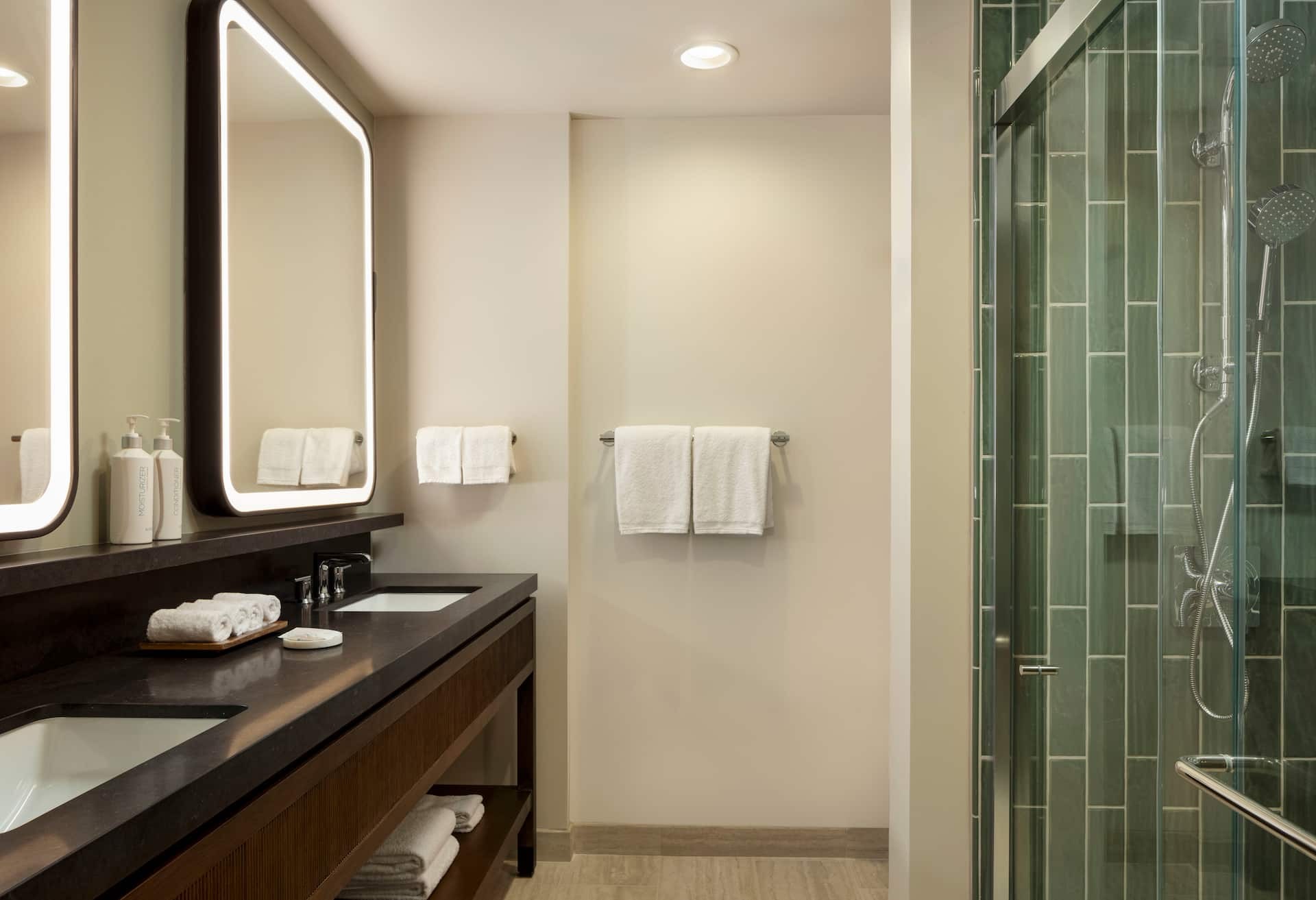Palace Resort View 1 Bdrm Ste 1k Mob Acc Tub