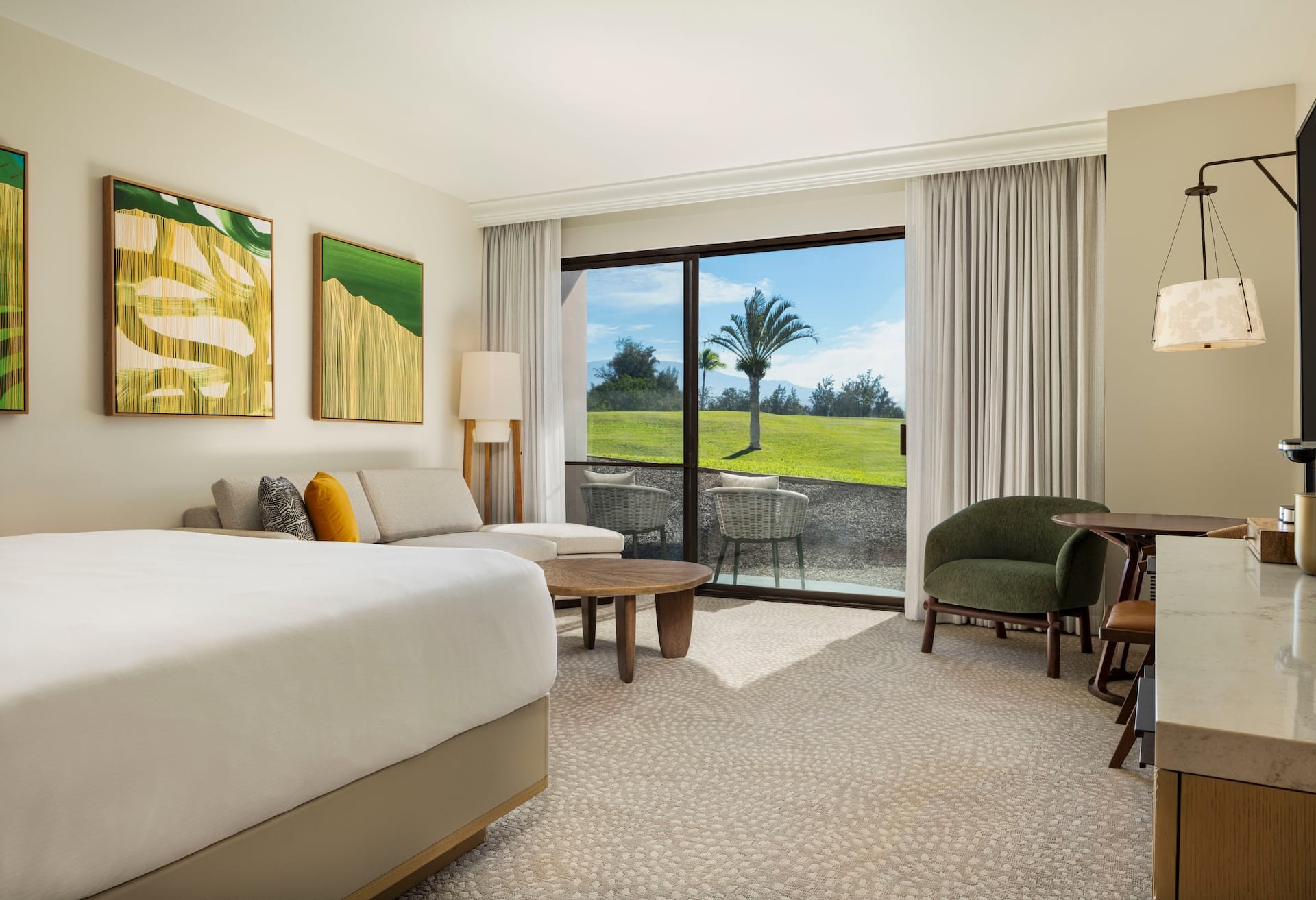 Palace Resort View 1 King Bed thumbnail 6