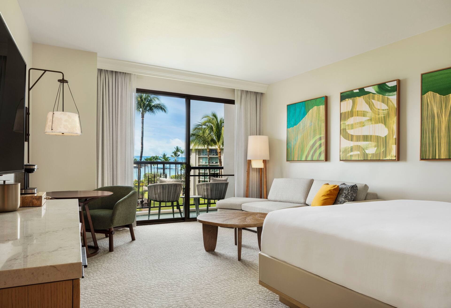 Palace Ocean View 1 King Bed thumbnail 6