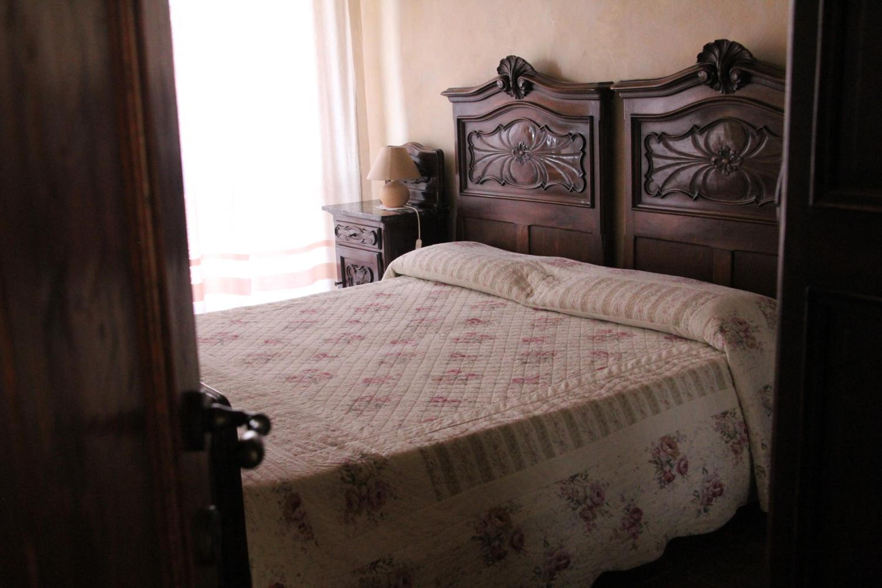 Two-Bedroom Apartment with Balcony photo 2
