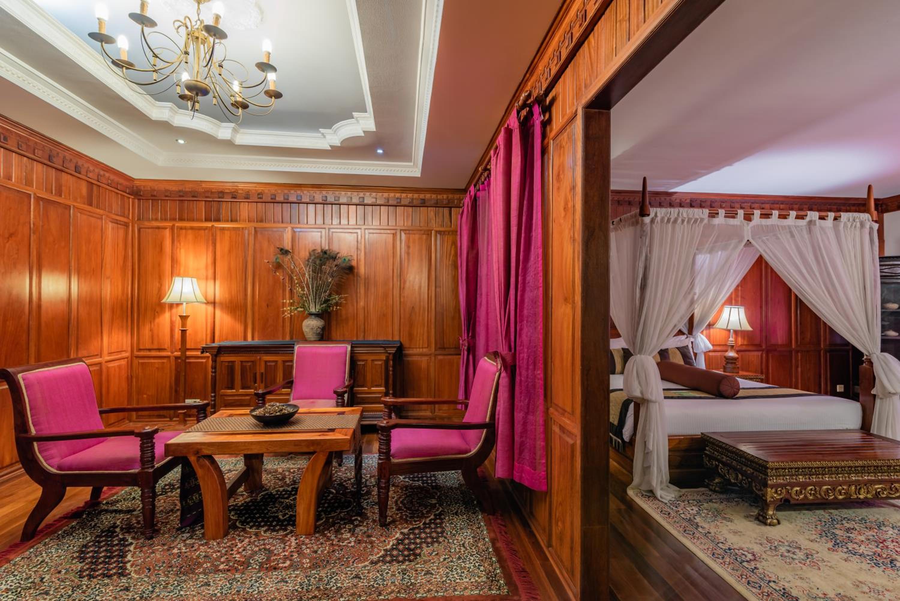 Queen Suite - Photo 7