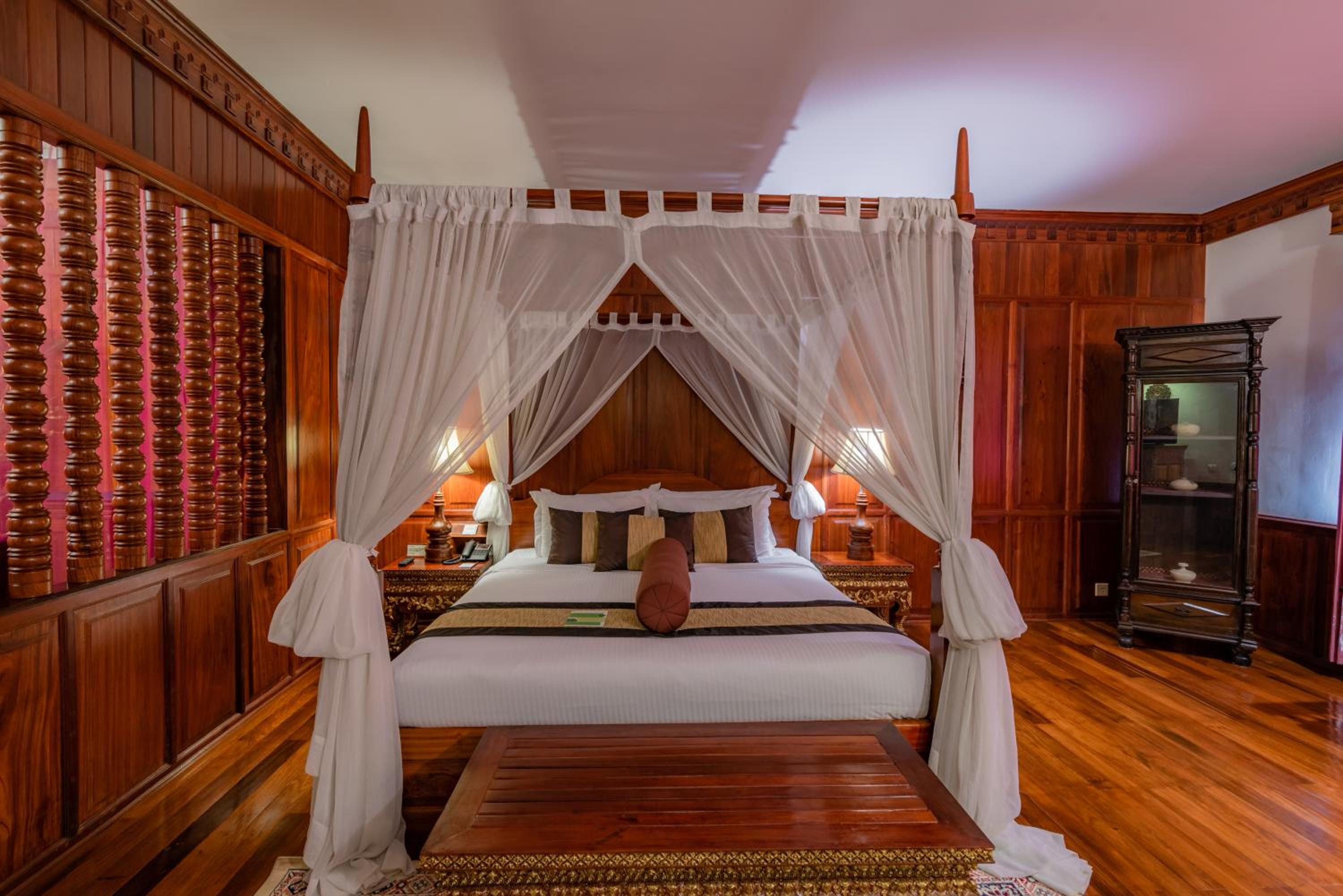 Queen Suite - Photo 10