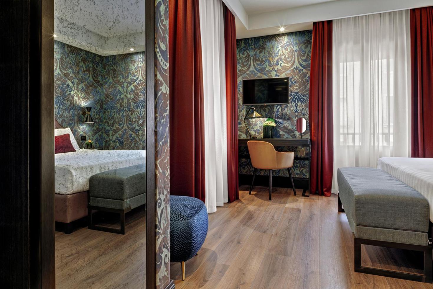 Superior Double Room with Canal View - Photo 9
