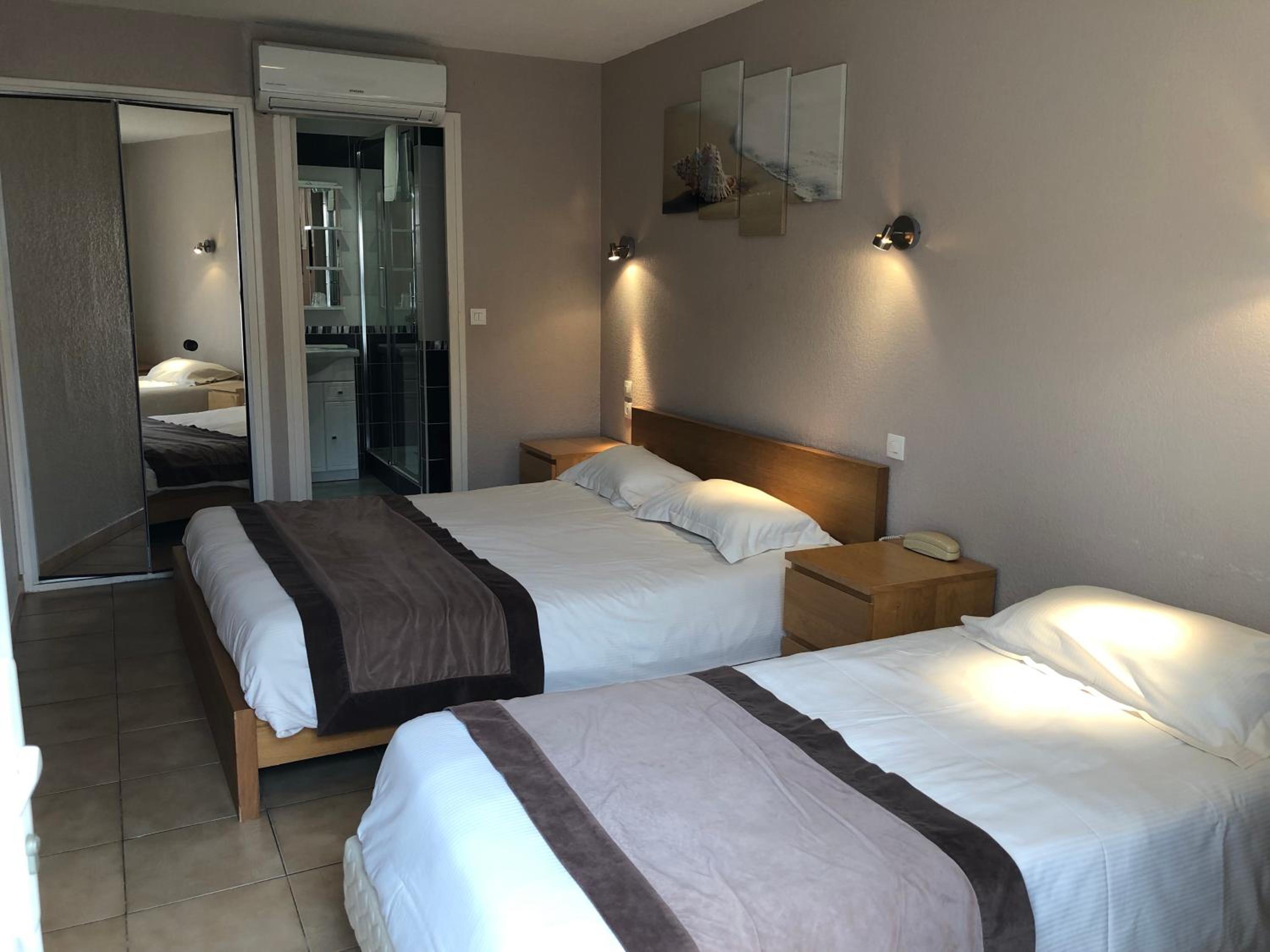Triple Room with Shared Terrace