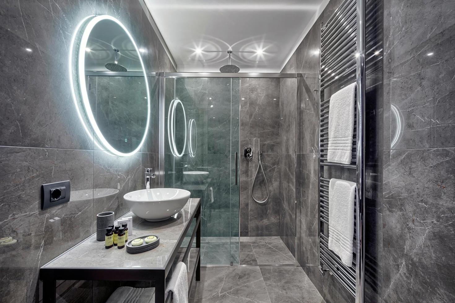 Quadruple Room - Photo 9