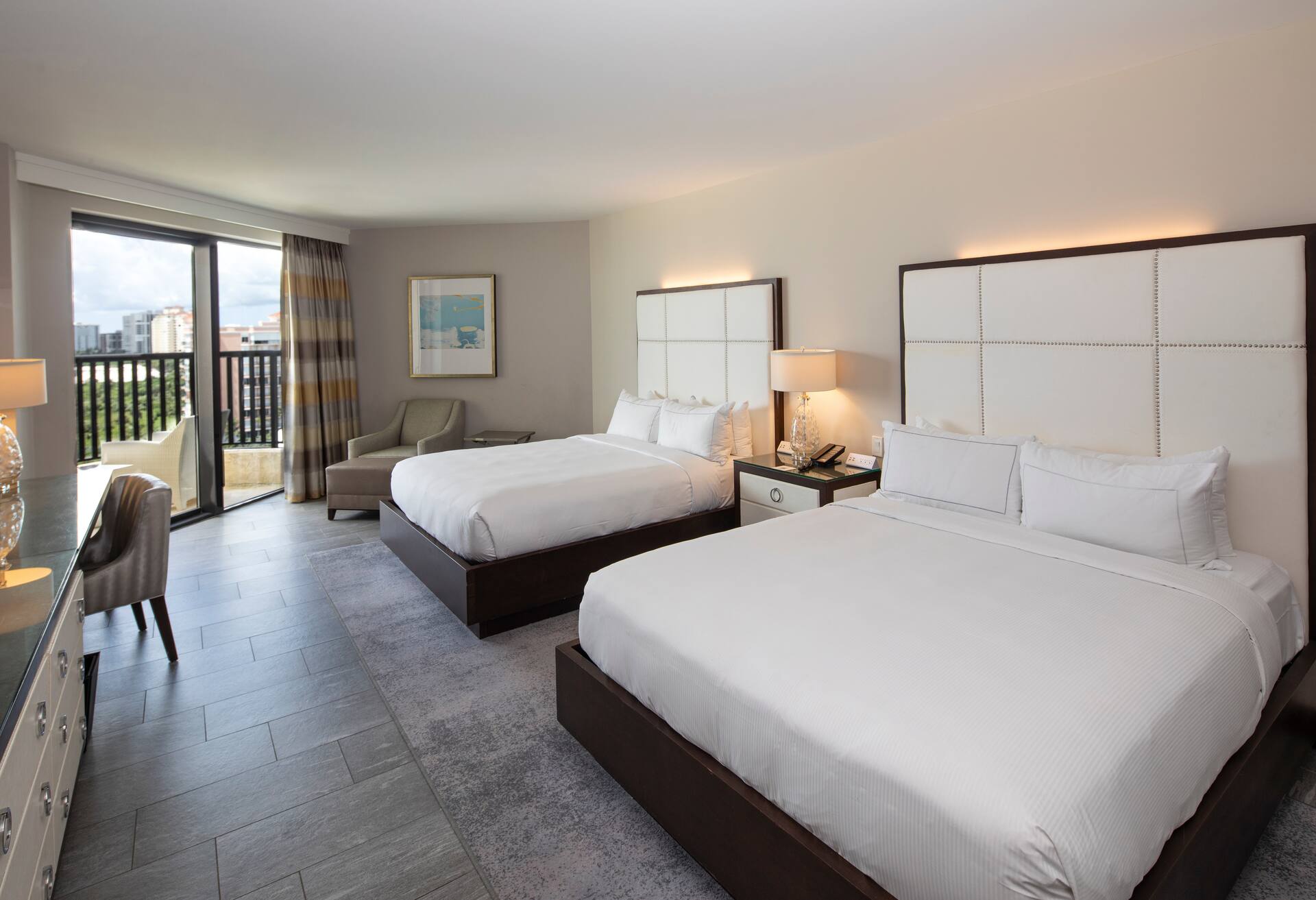 Premium 1 King/2 Queens 2bdrm Ste Ocean View