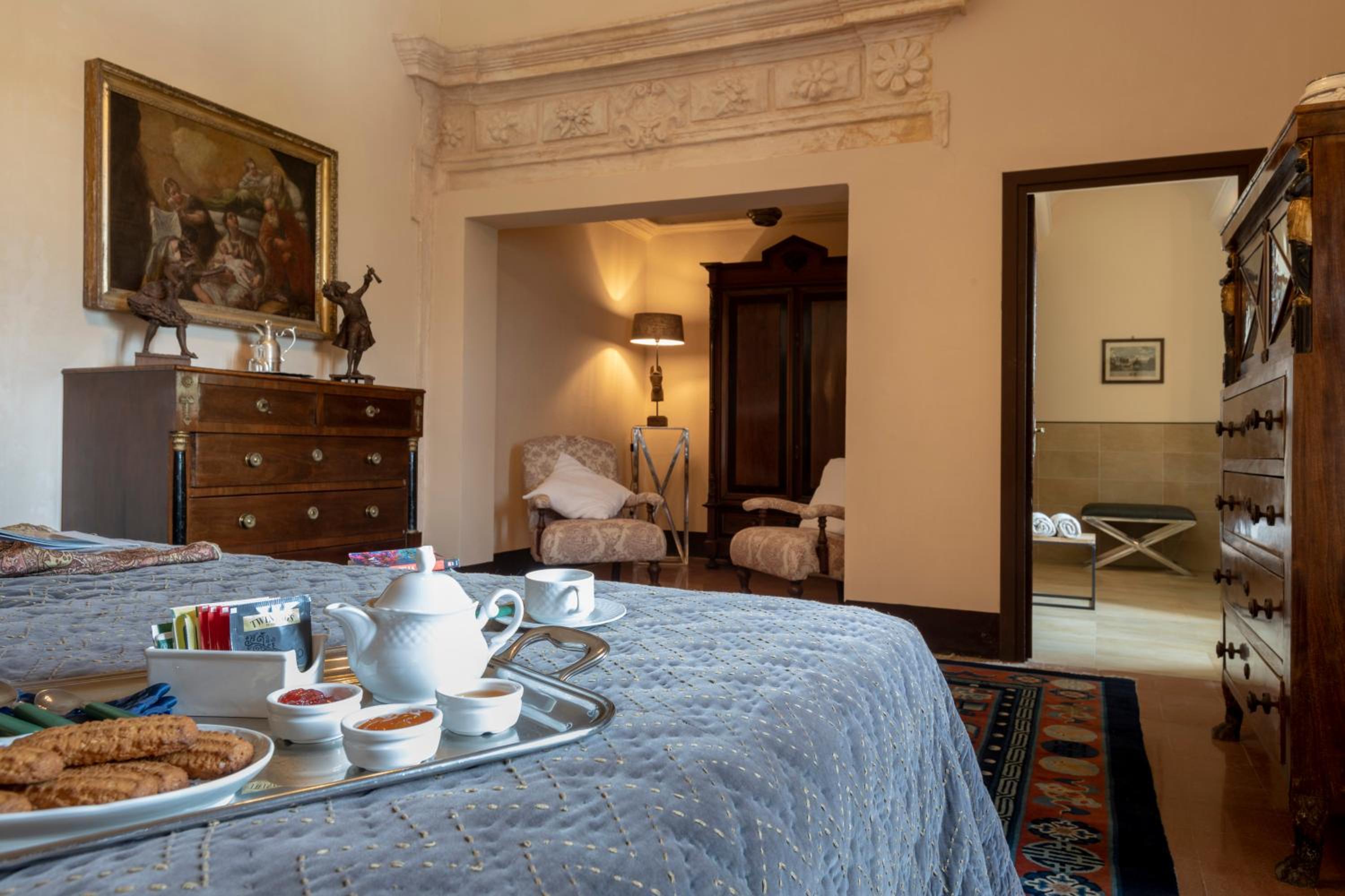 Deluxe Double or Twin Room photo 2
