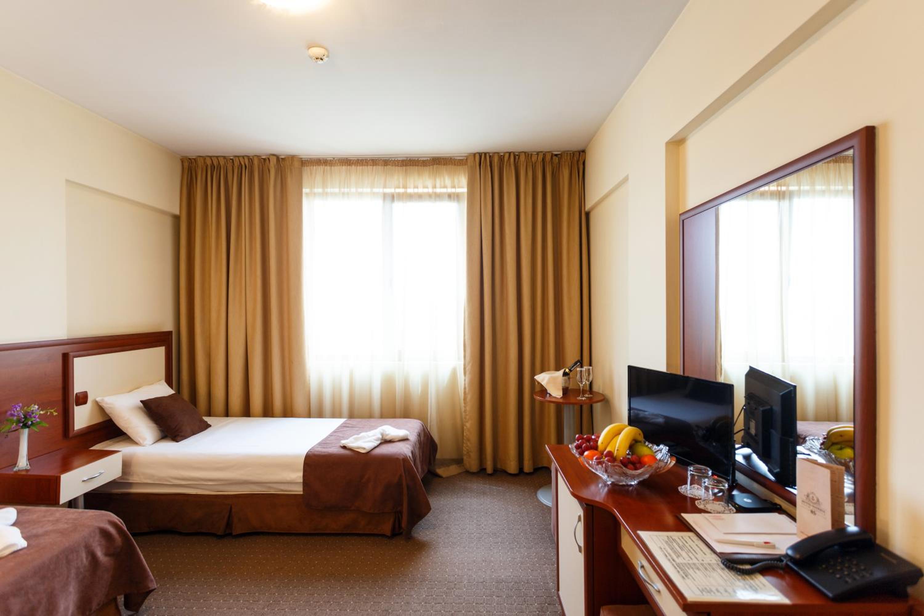 Standard Double Room - Photo 14