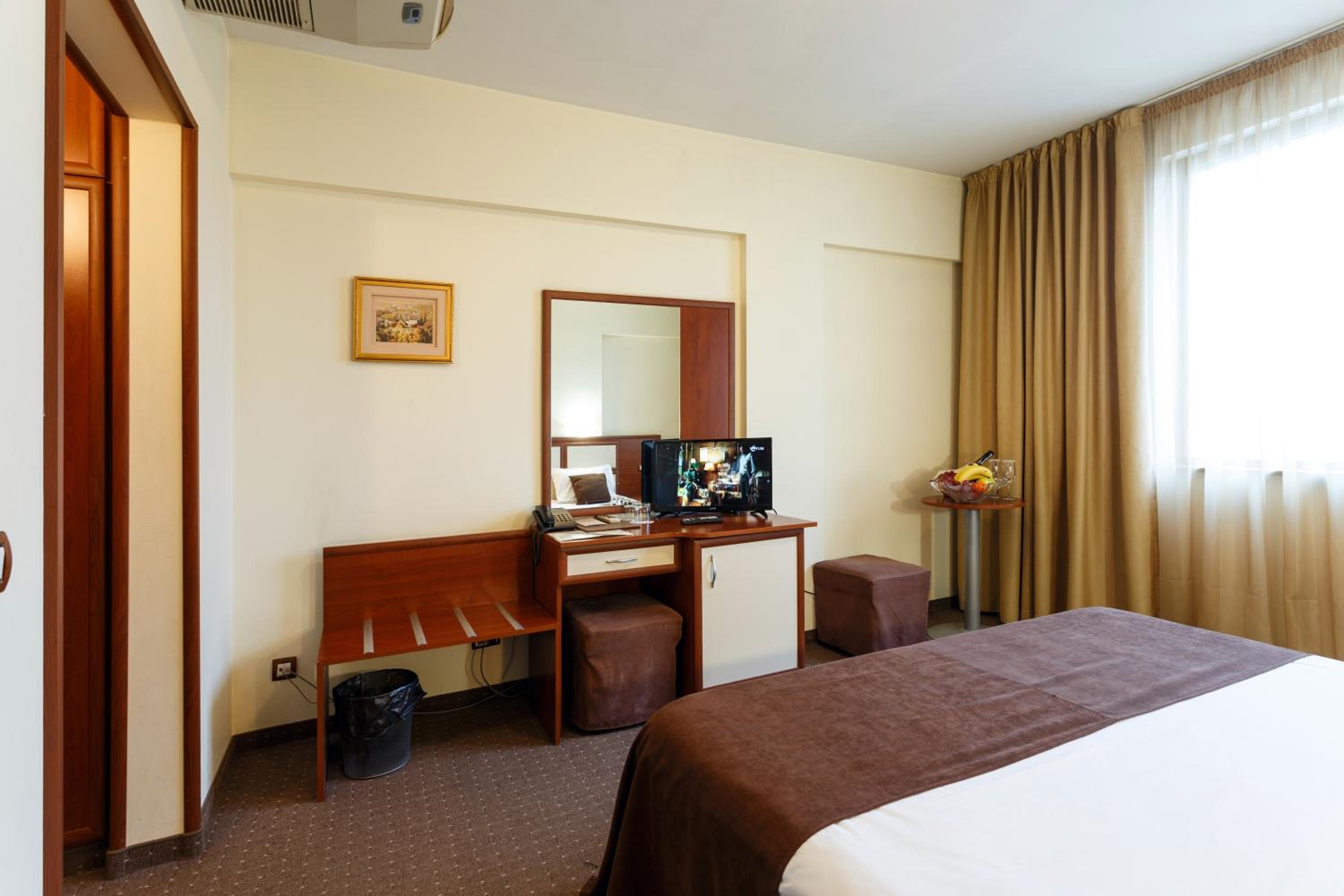 Standard Double Room - Photo 1