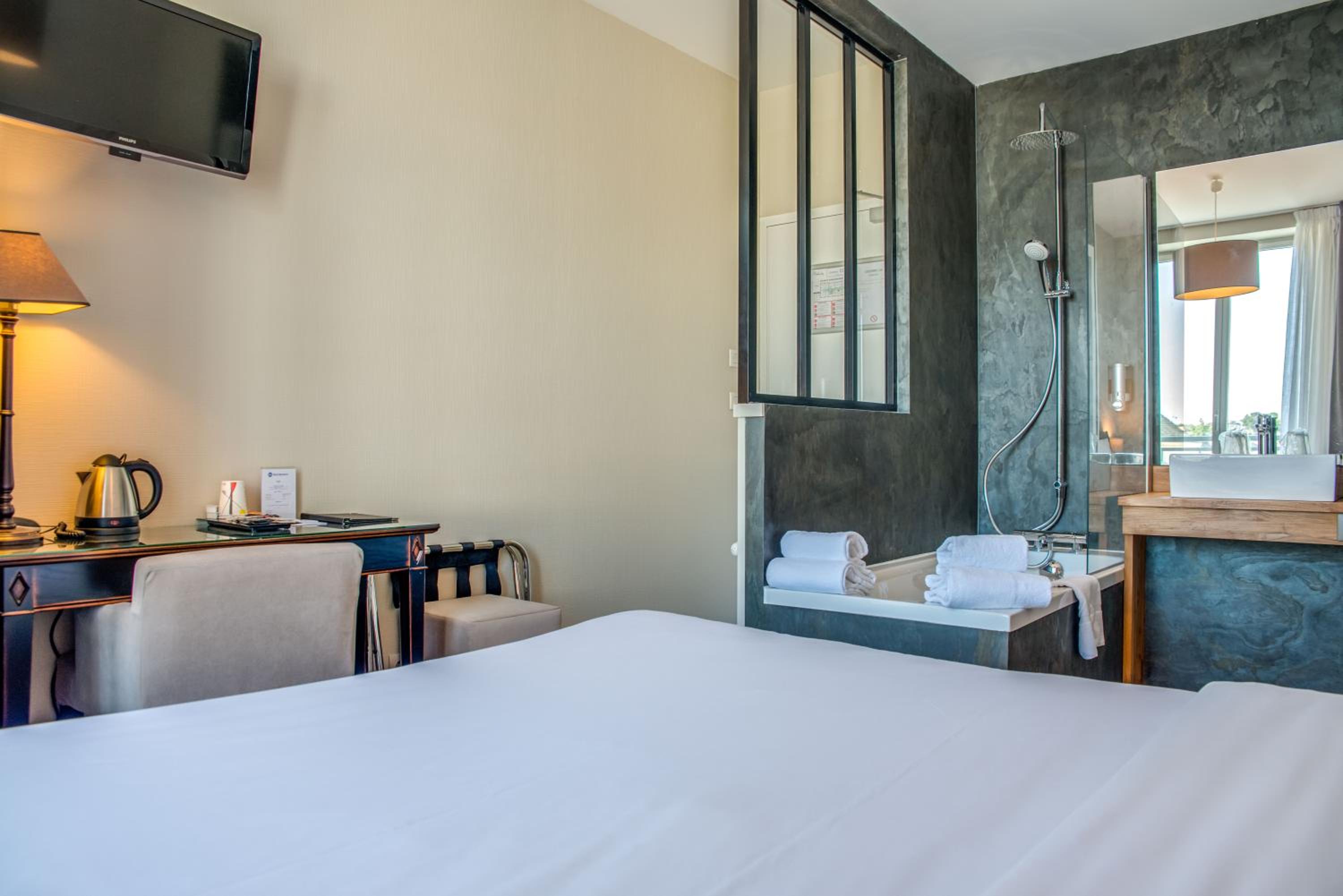 Classic Double Room with Village View - Photo 7