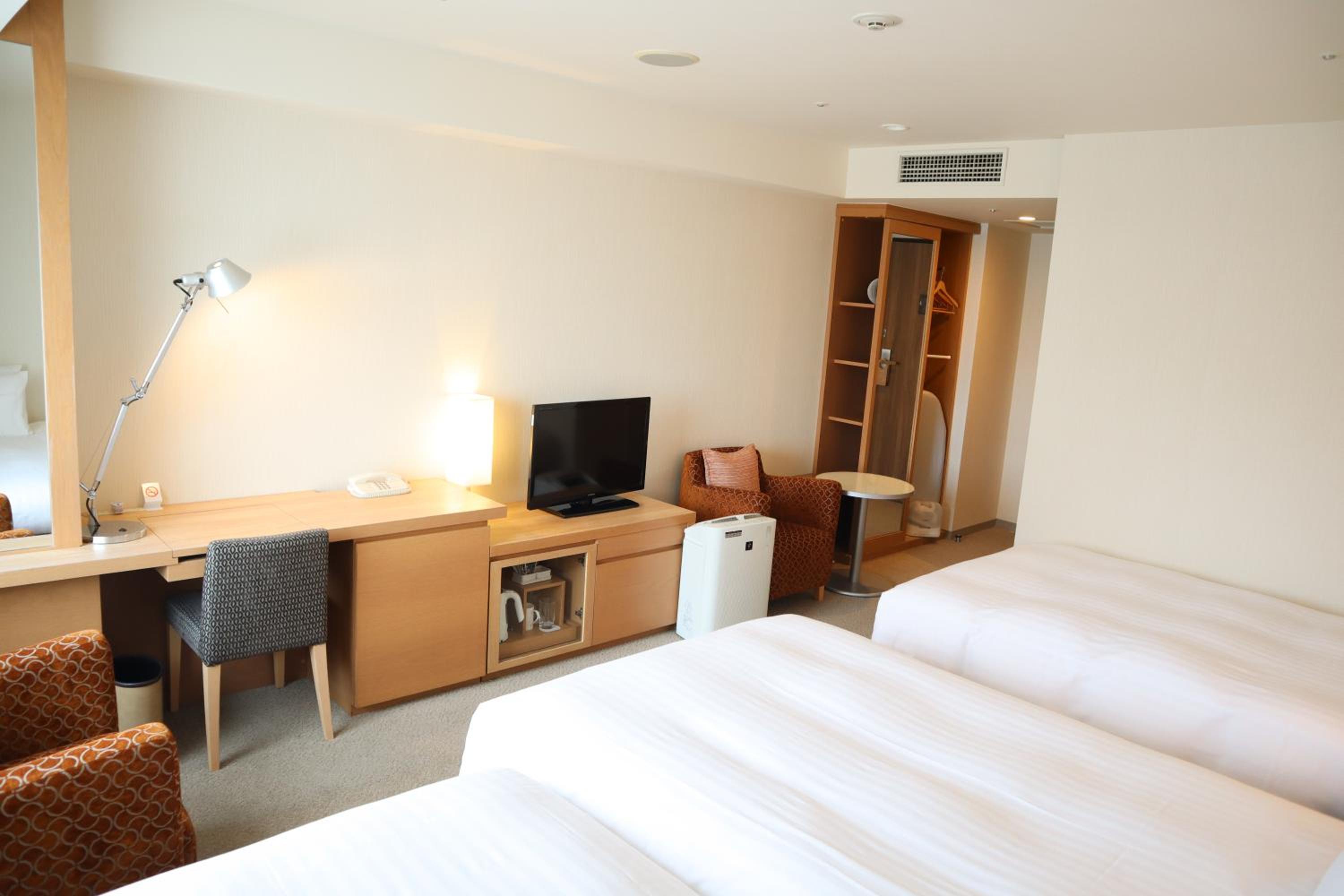 Triple Room - Smoking - Photo 8