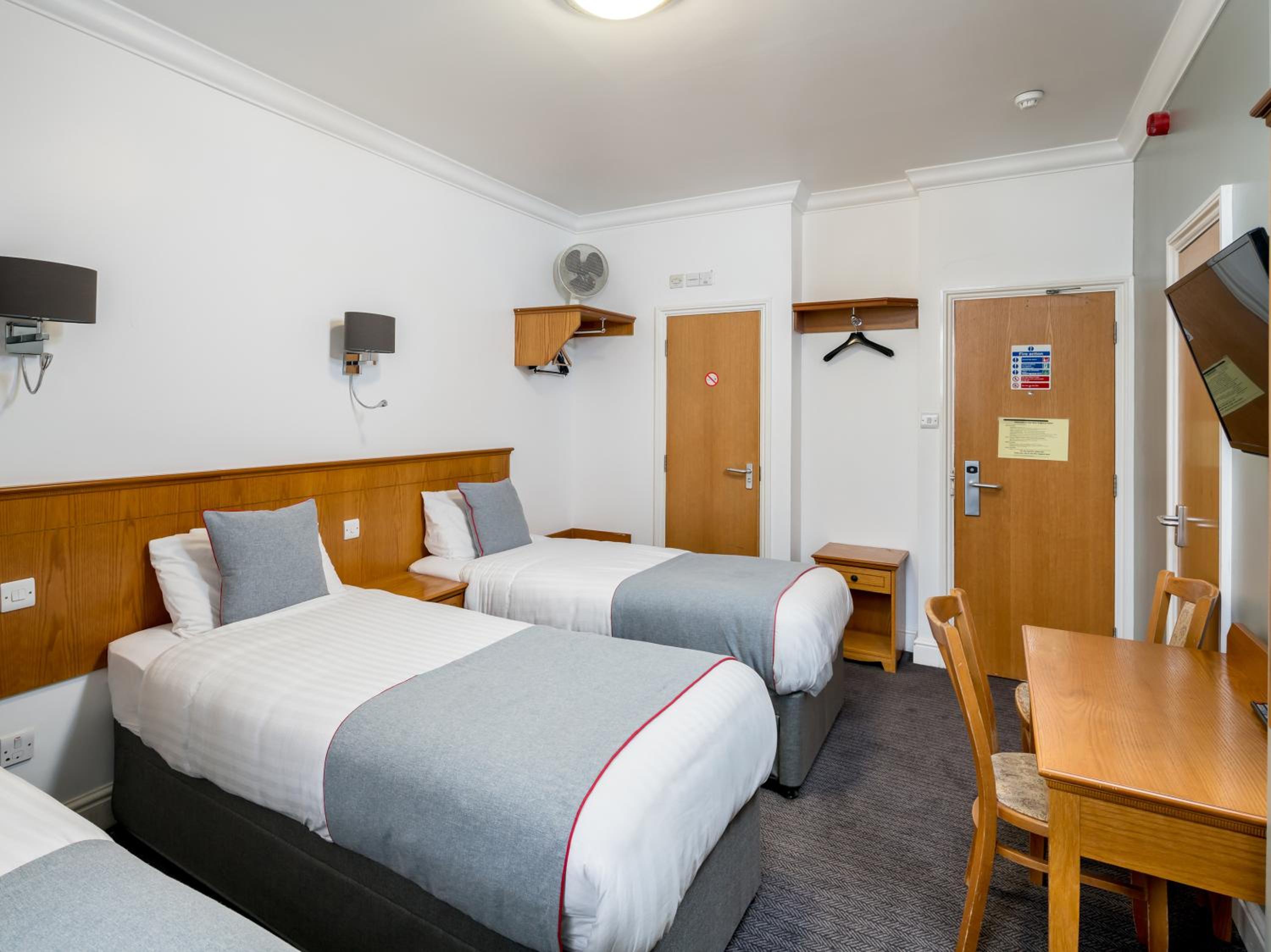 Deluxe Triple Room photo 1