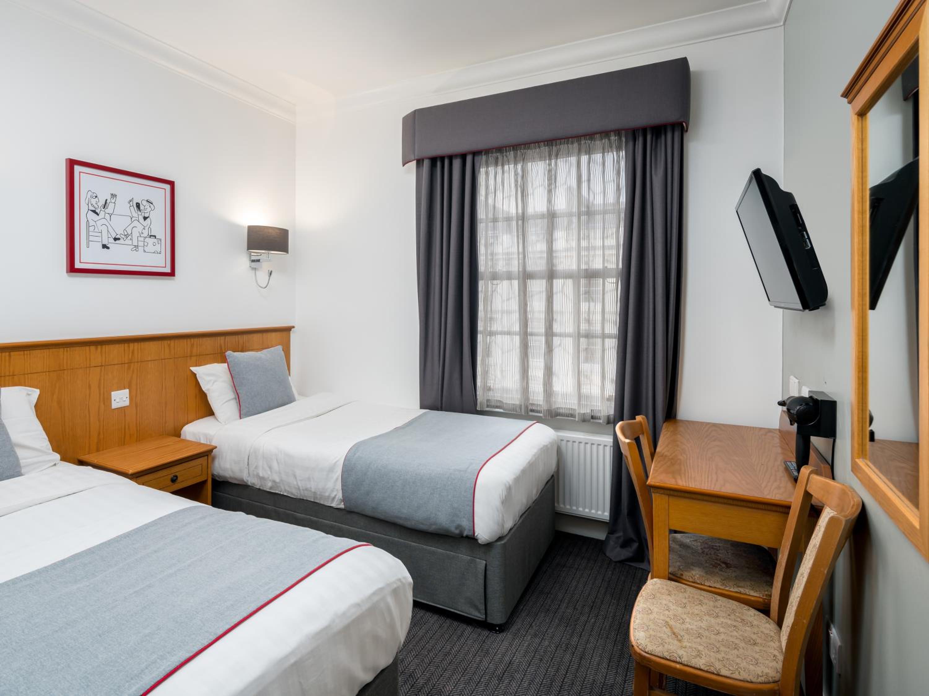 Standard Twin Room photo 2