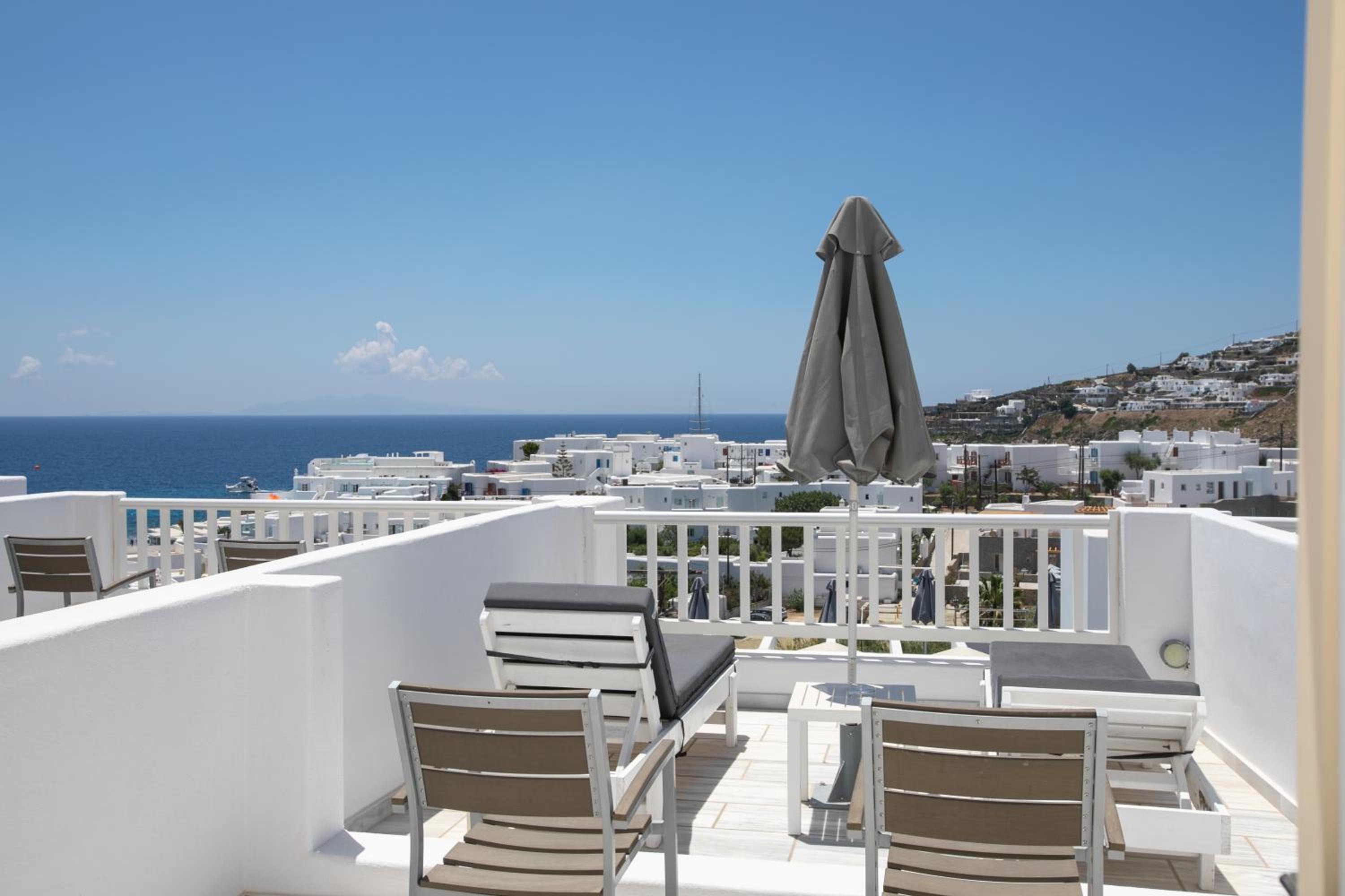 Deluxe Family Room with Sea View - Photo 13