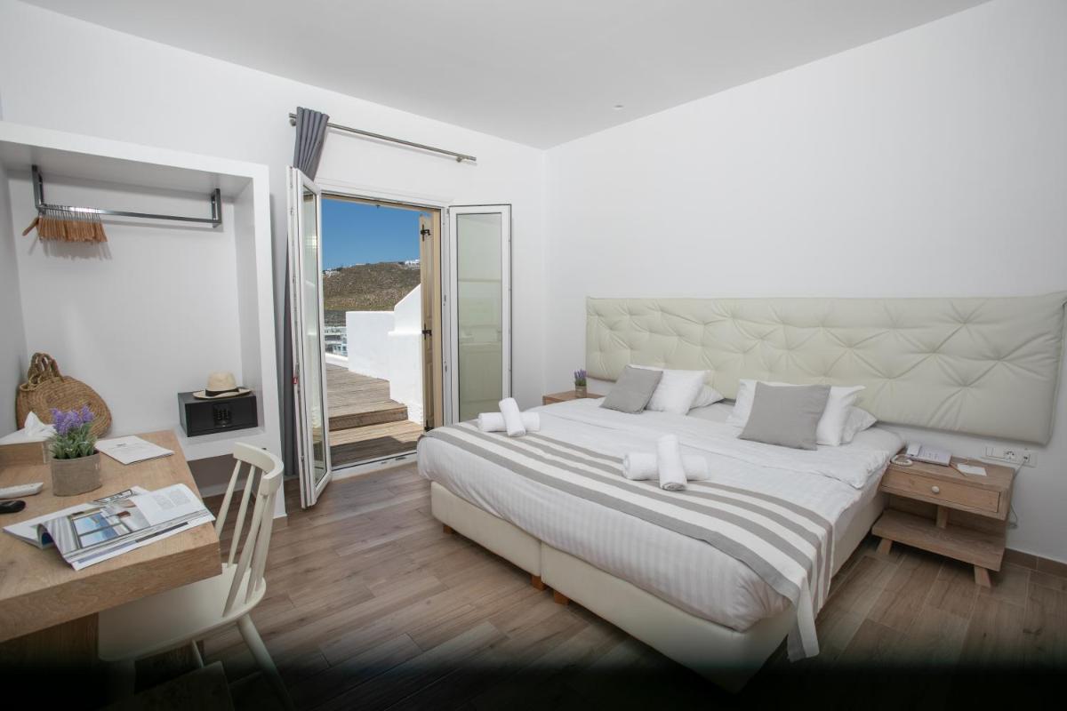 Deluxe Family Room with Sea View - Photo 2