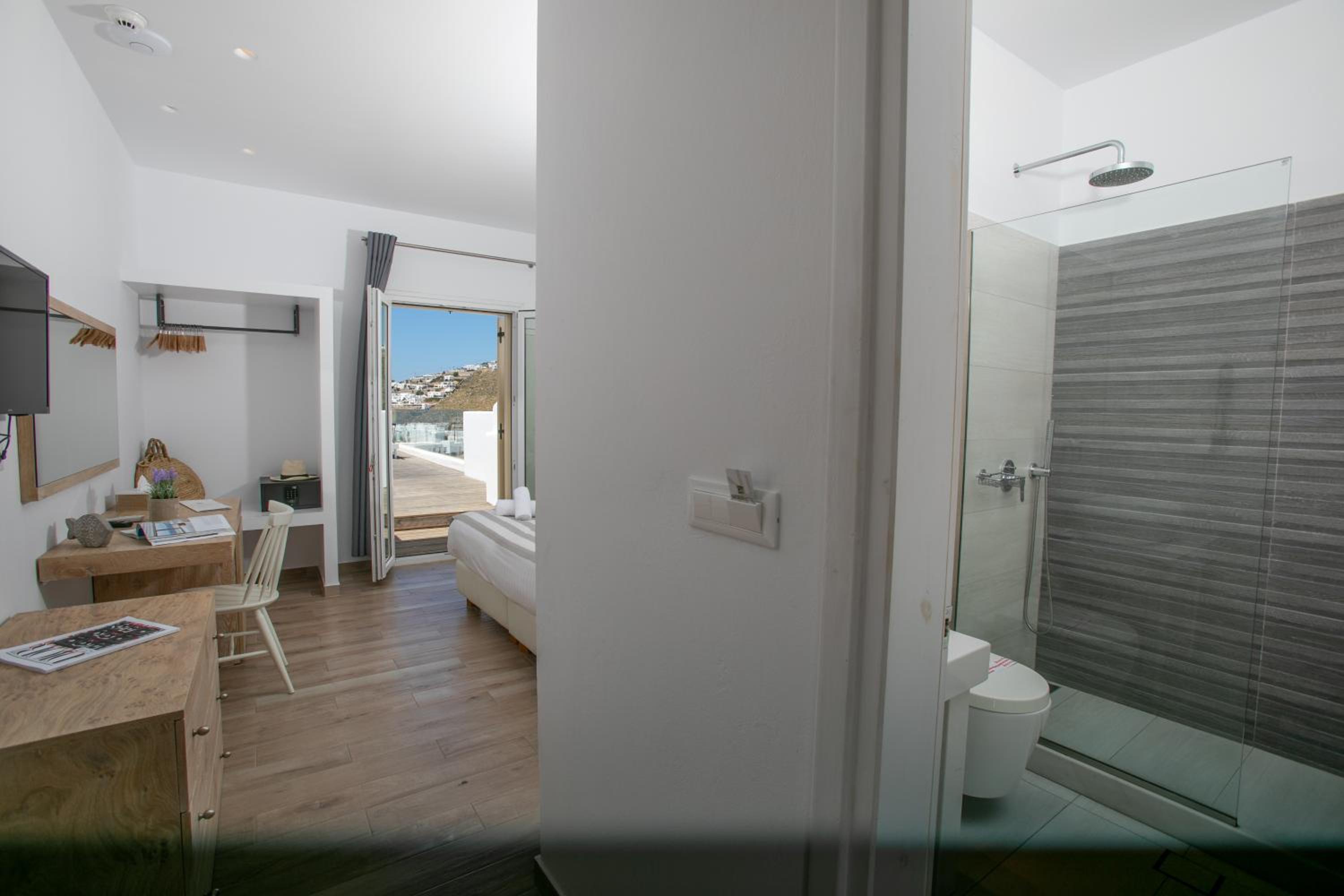 Deluxe Family Room with Sea View - Photo 6
