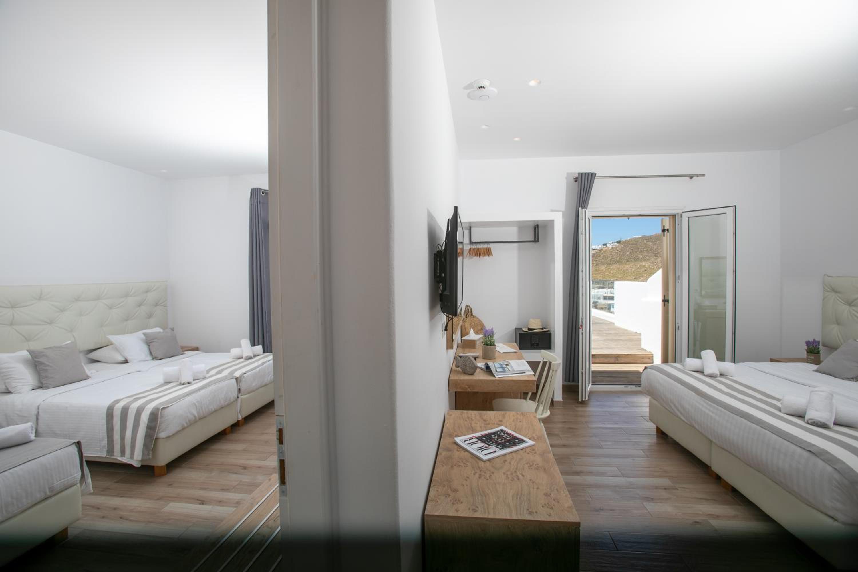 Deluxe Family Room with Sea View - Photo 20