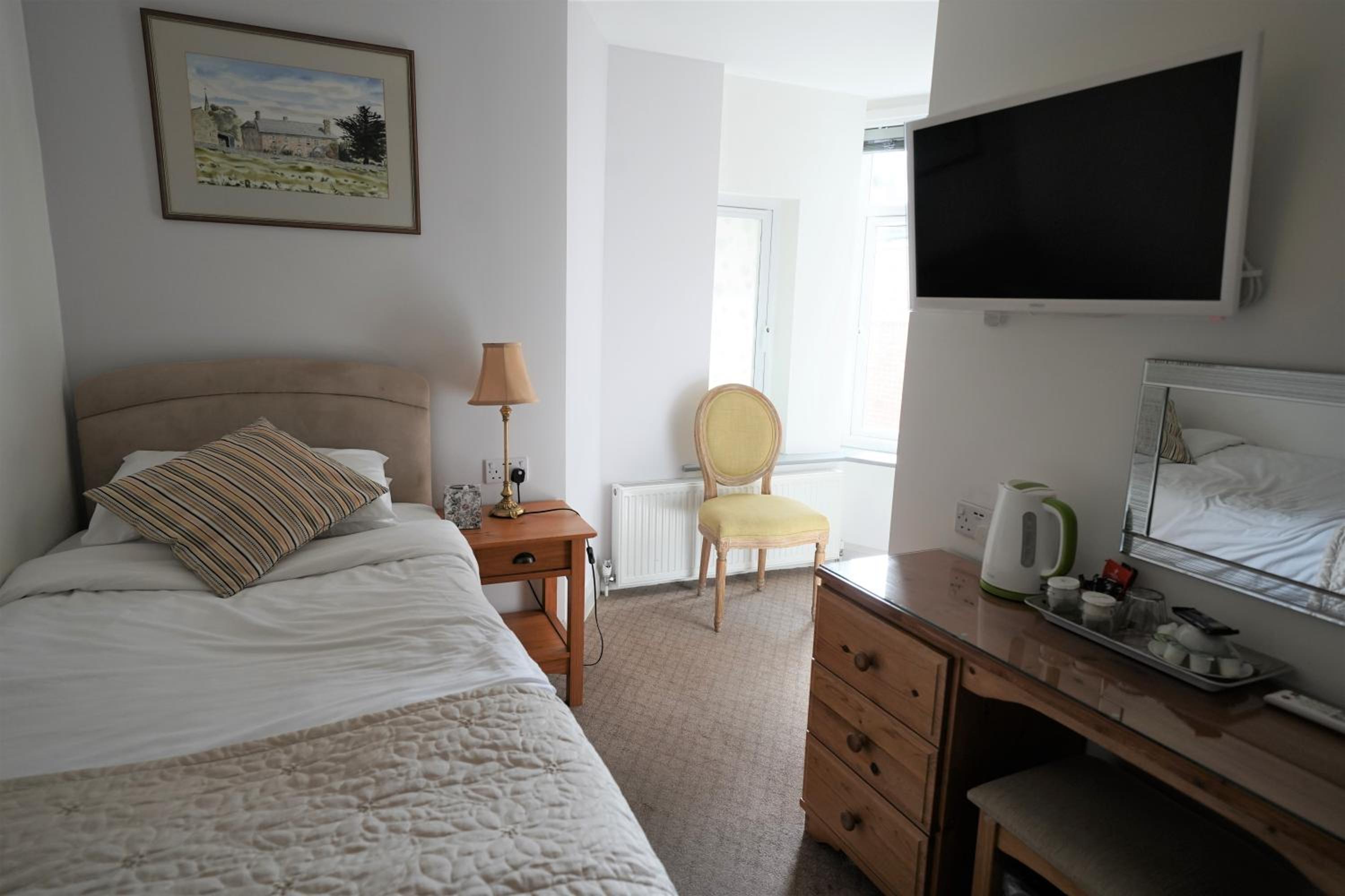 Single Room - Disability Access photo 1