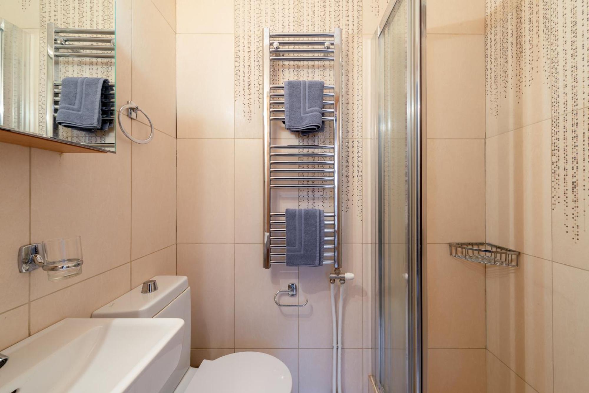 Two-Bedroom Apartment - Photo 17