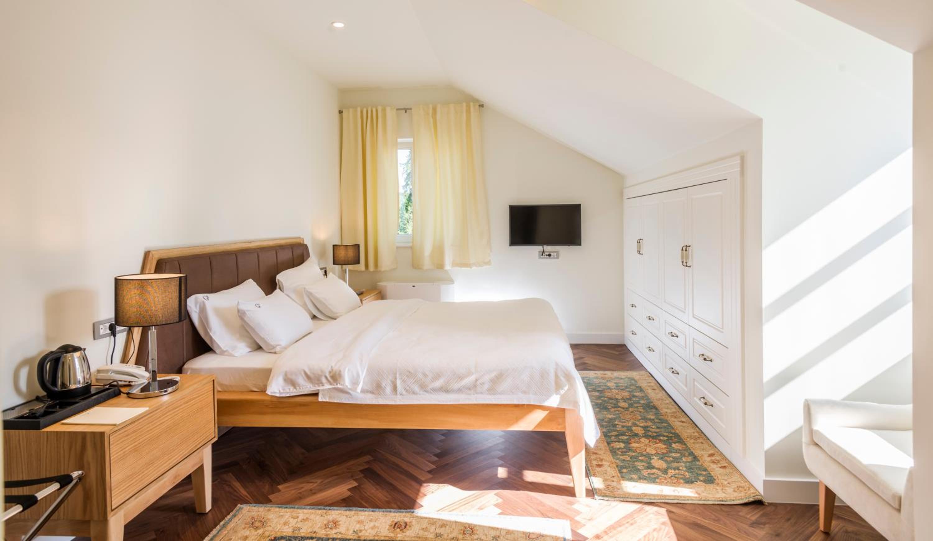 Standard Double Room - Photo 6