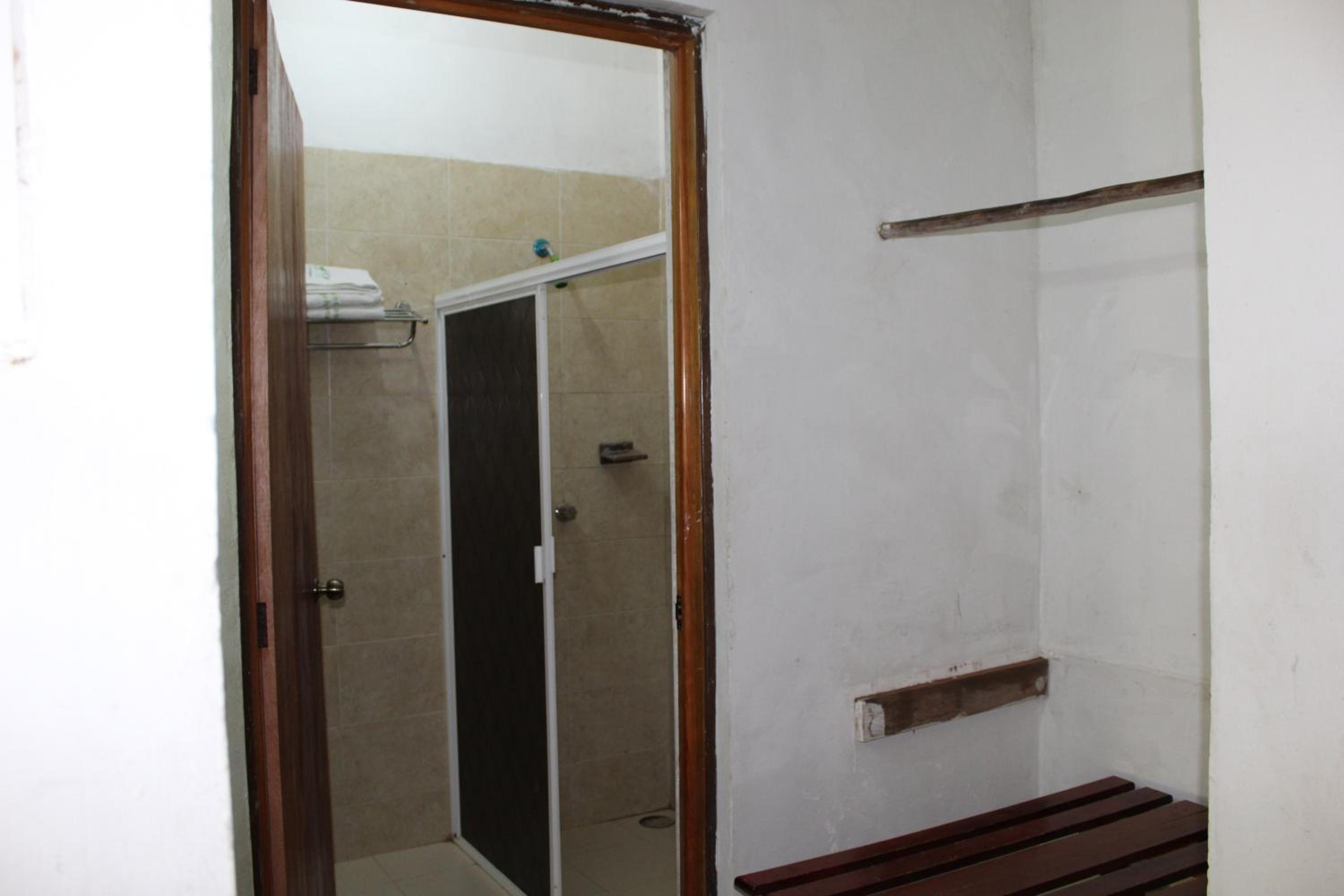 Family Room - Photo 4