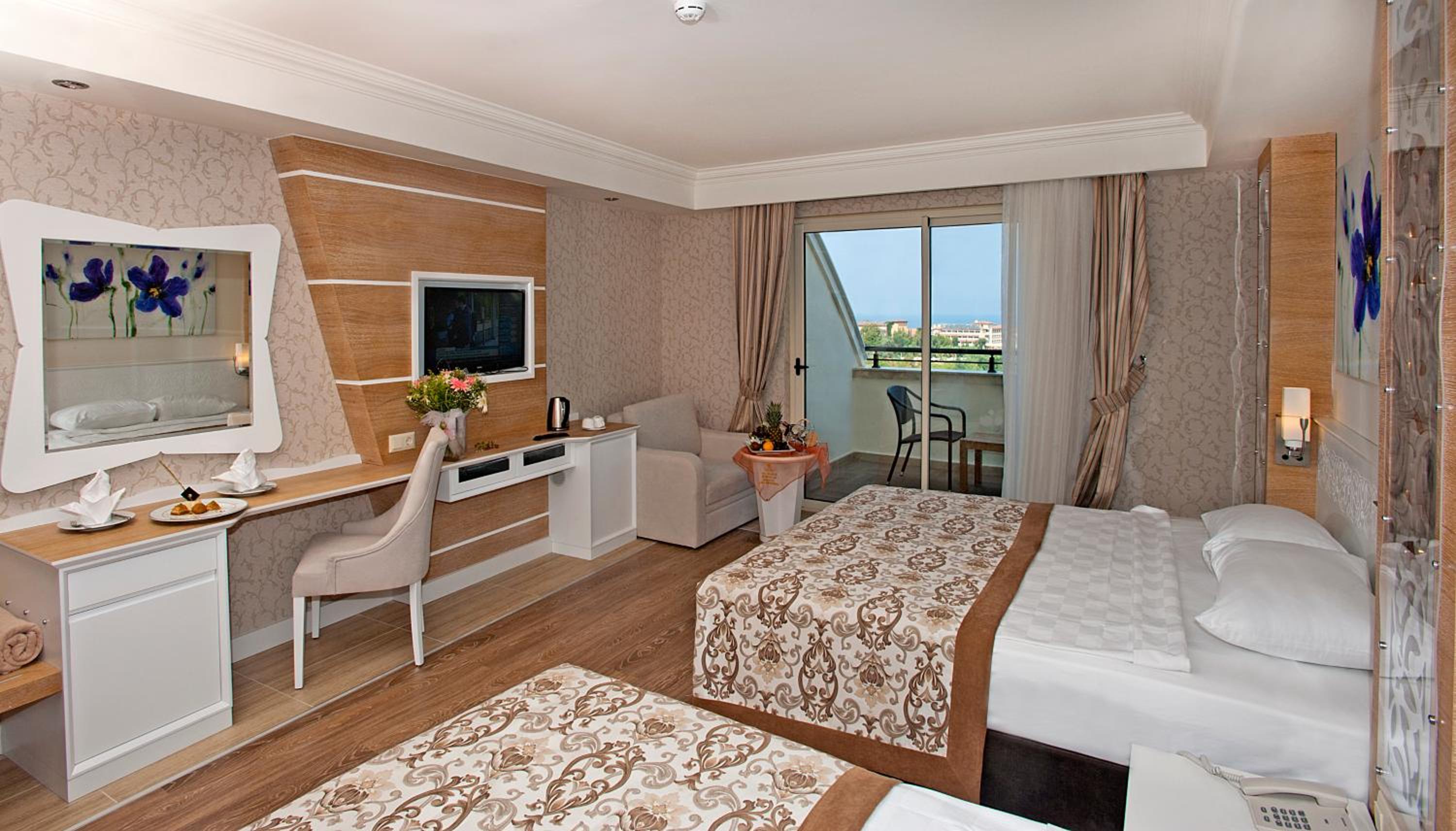 Standard Double or Twin Room photo 2