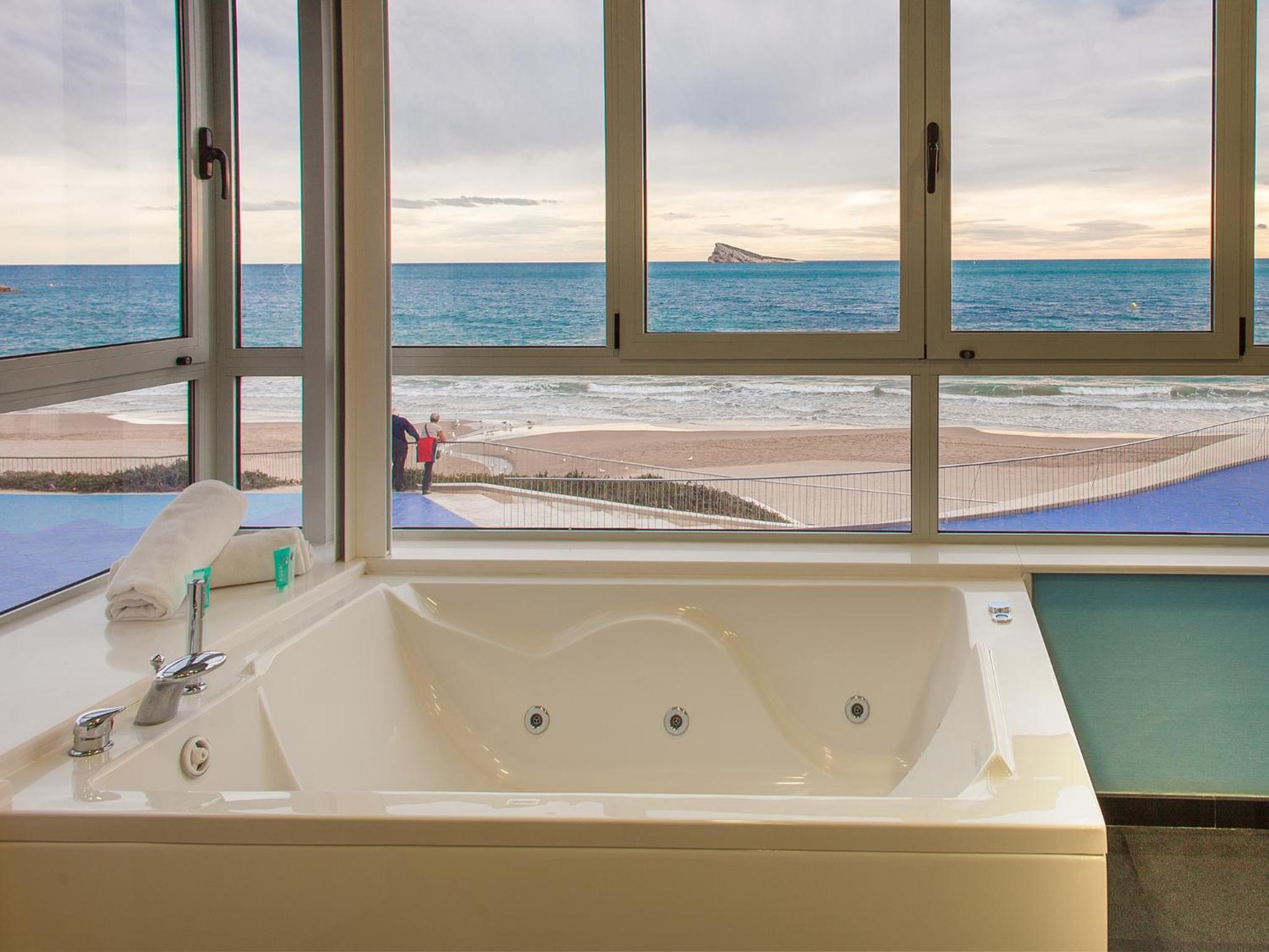 Habitación Doble o con Dos Camas con Bañera de Hidromasaje y Vista al Mar (2 Adultos) Habitación Doble o con Dos Camas con Bañera de Hidromasaje y Vista al Mar (2 Adultos)