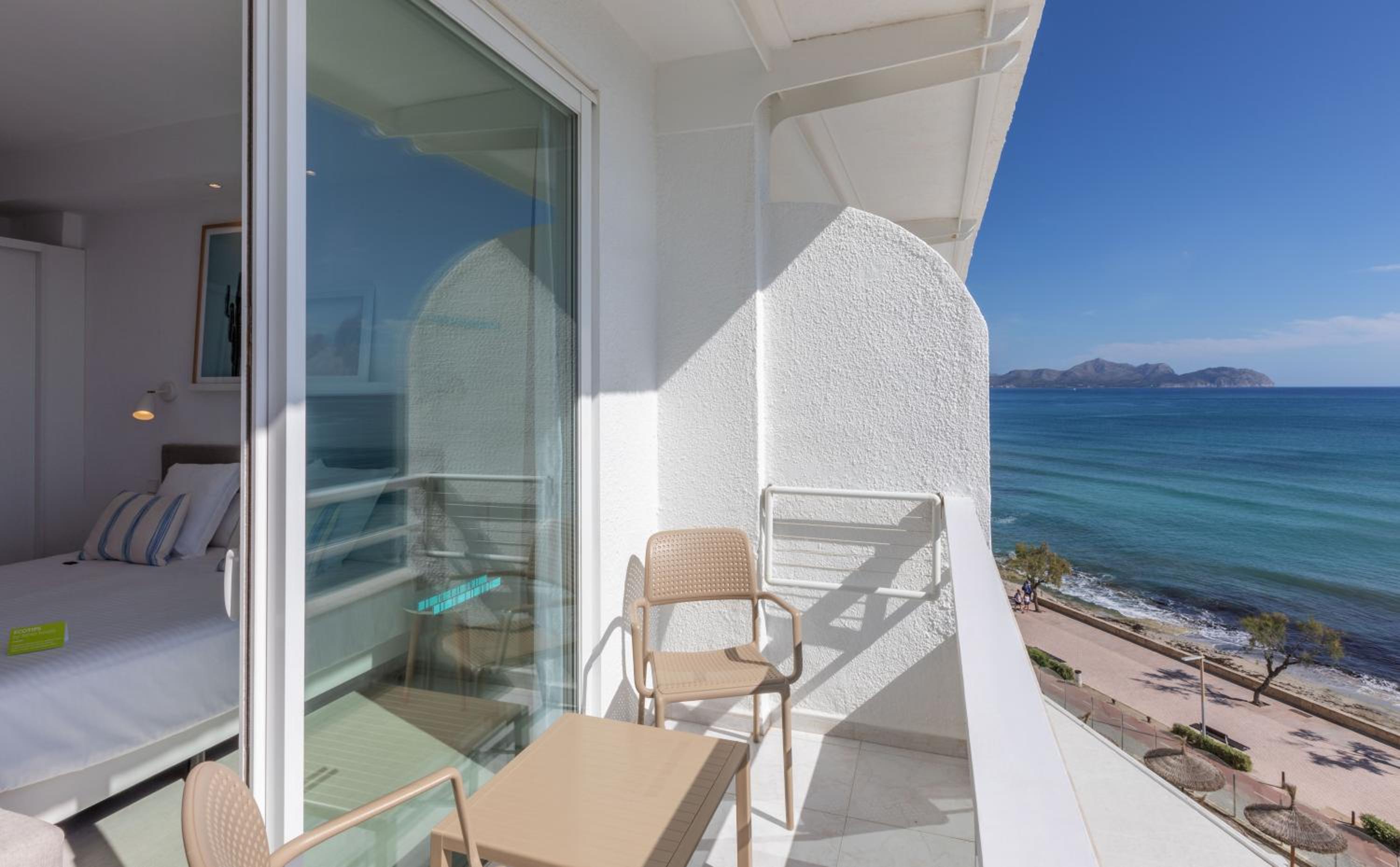 Double Room with Sea View - Photo 7
