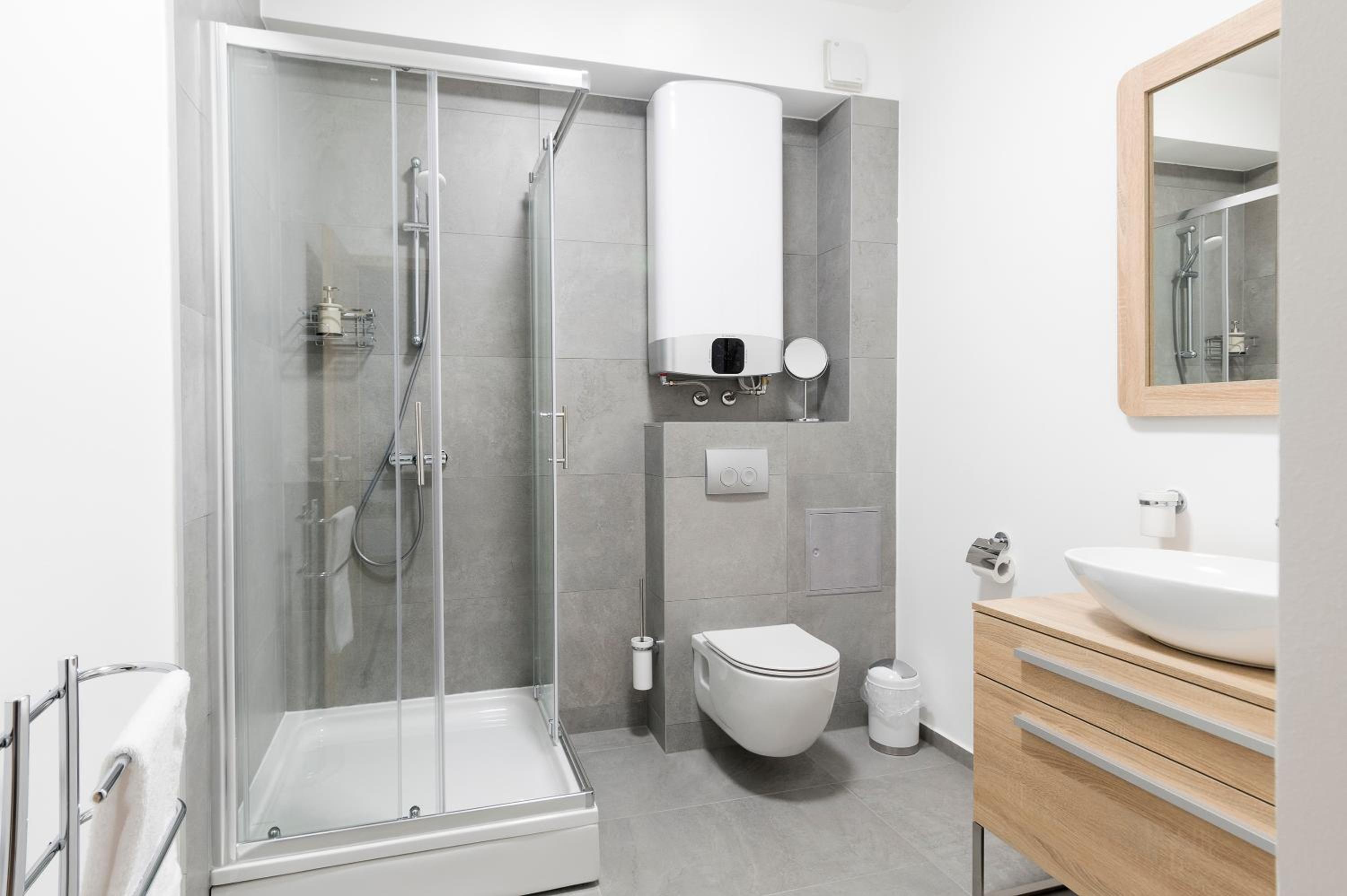 Studio Apartment - Photo 2