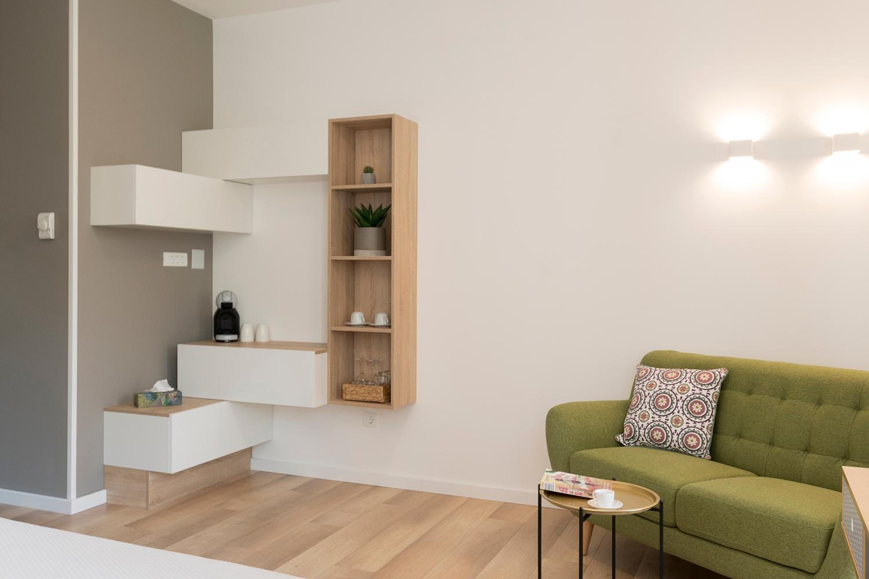 Studio Apartment - Photo 4