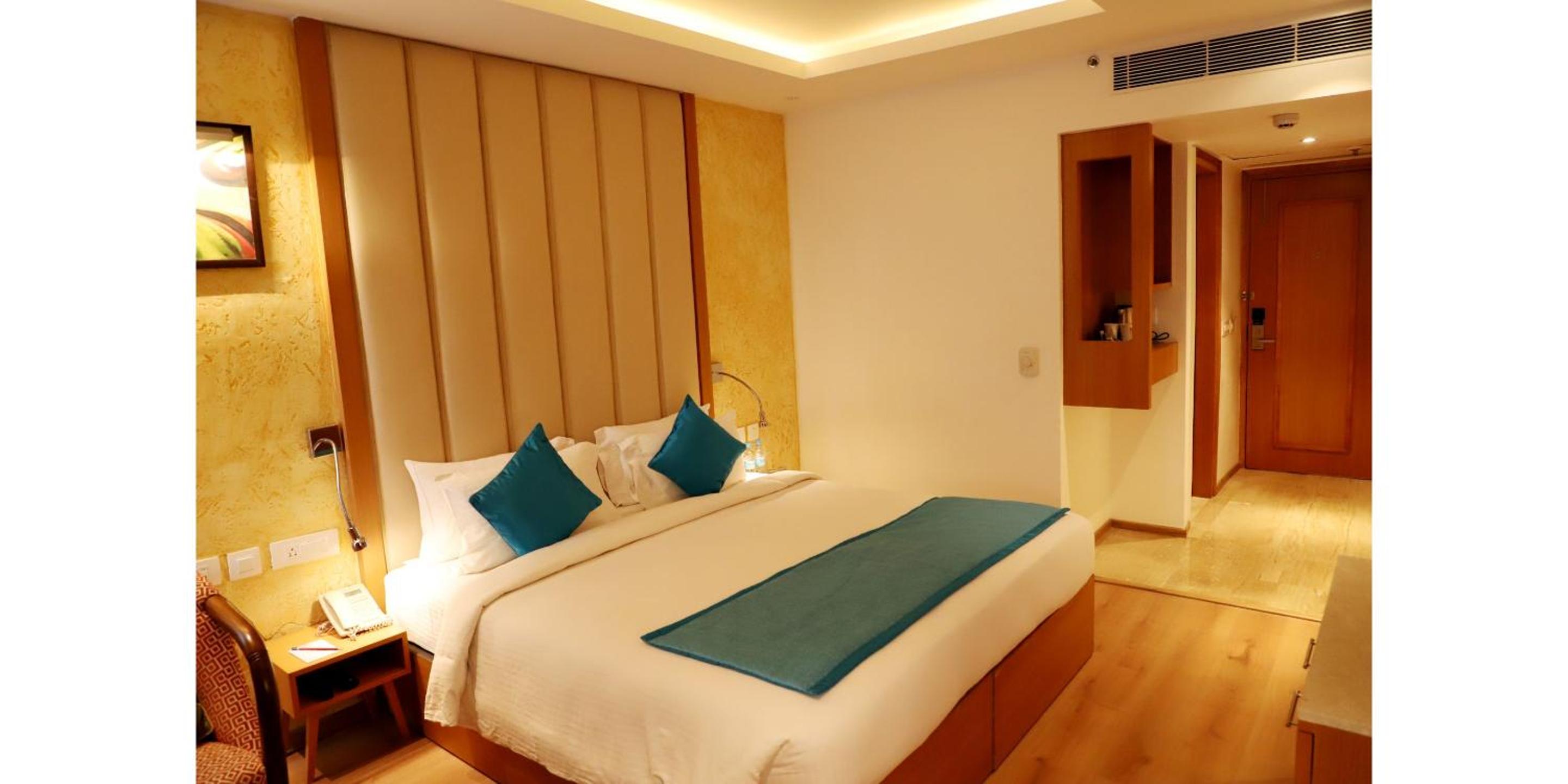Standard King Room with 10% discount on F&B - Photo 8