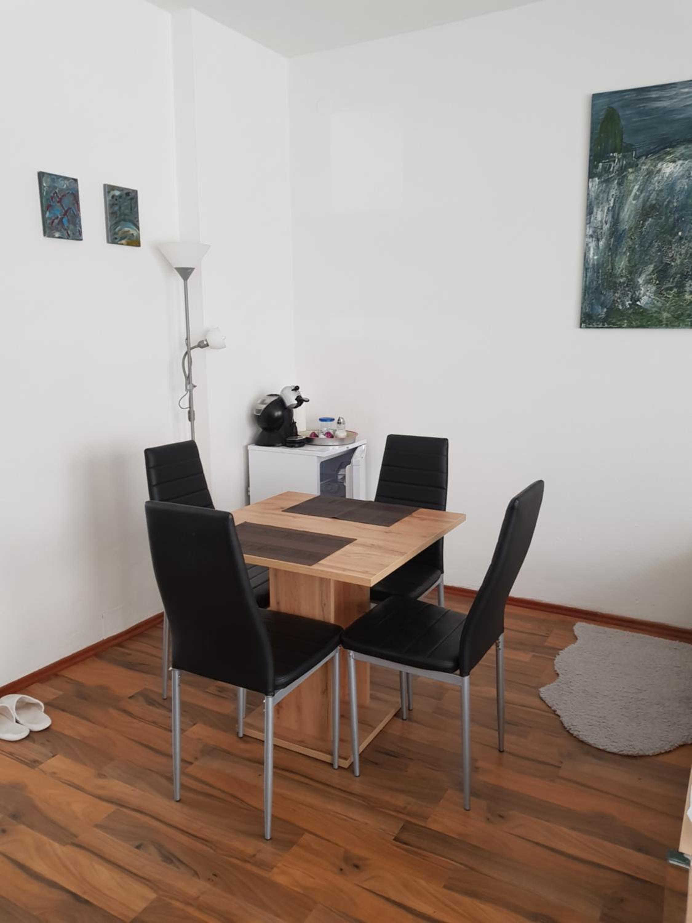 Apartment photo 2