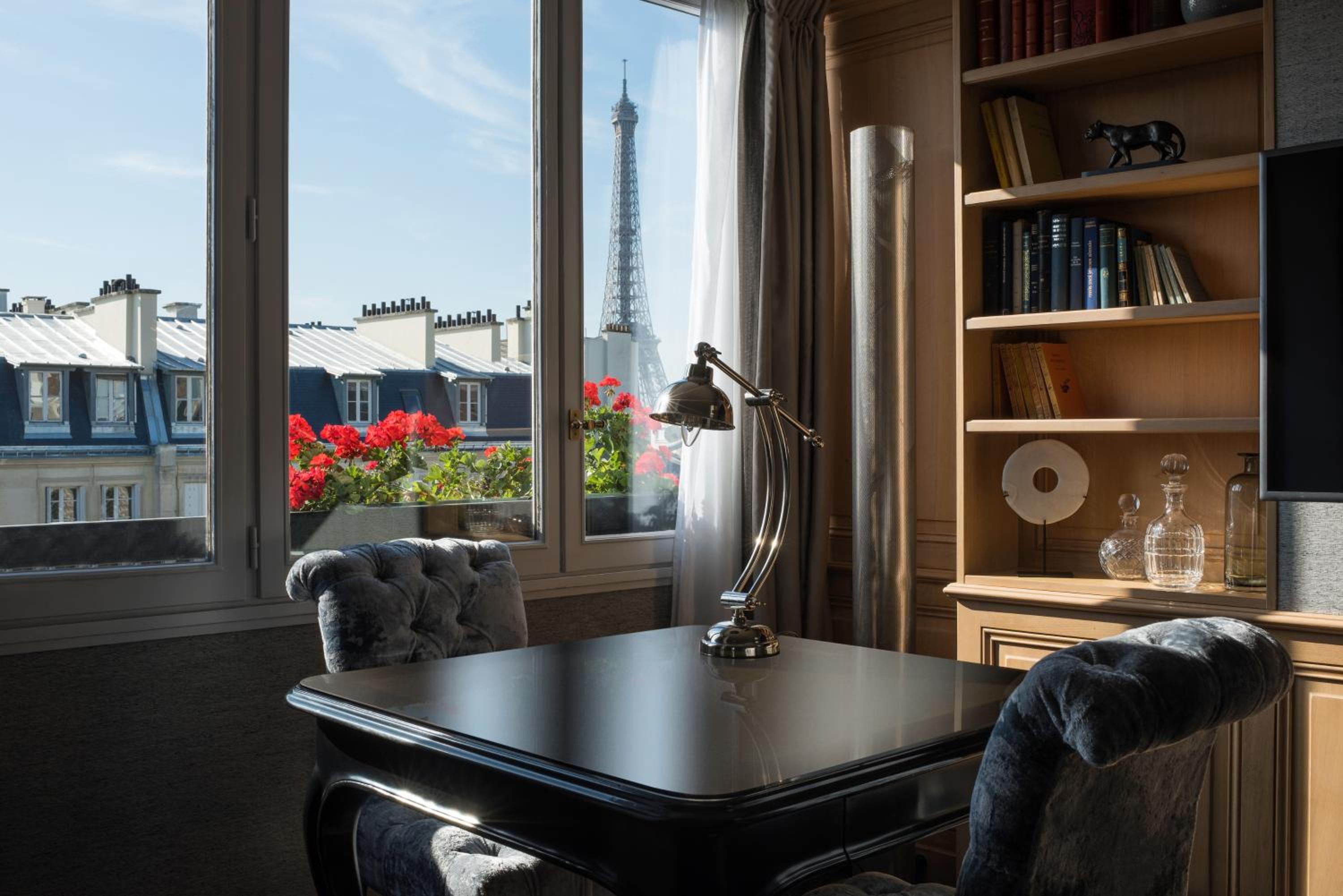 Suite Eiffel Prestige avec 2 Lits King-Size, Salon Séparé et Vue