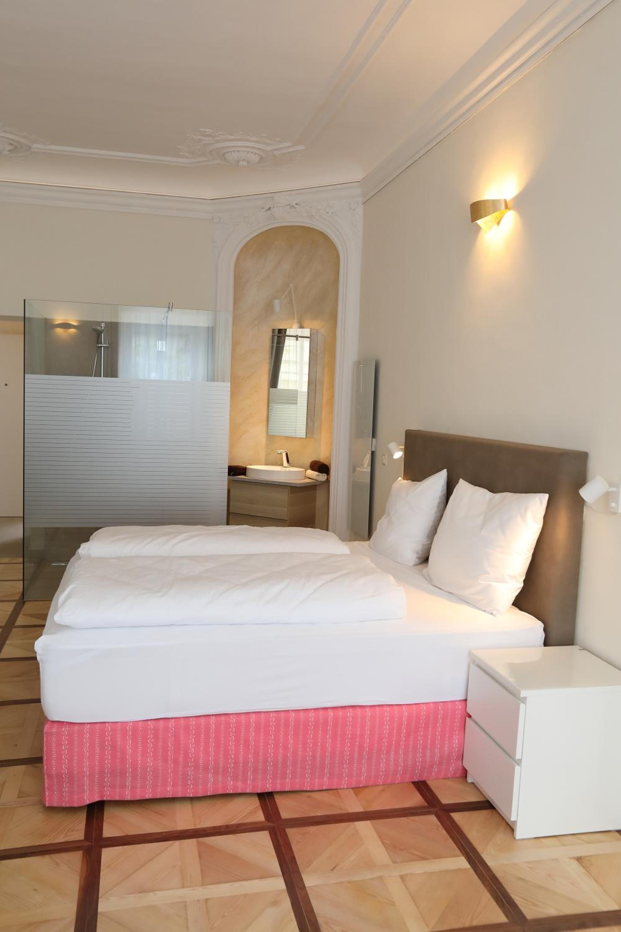 Studio Apartment photo 3