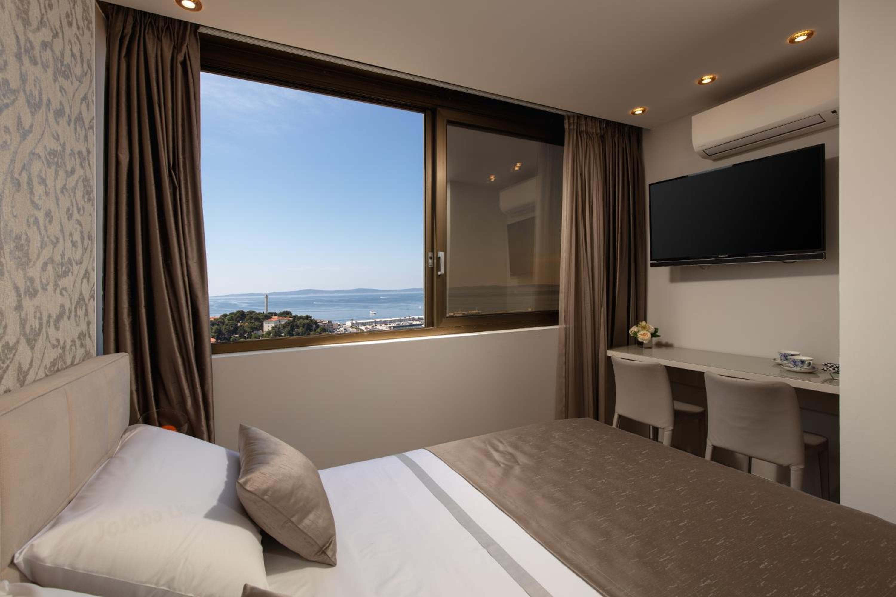 Studio Apartment with Sea View