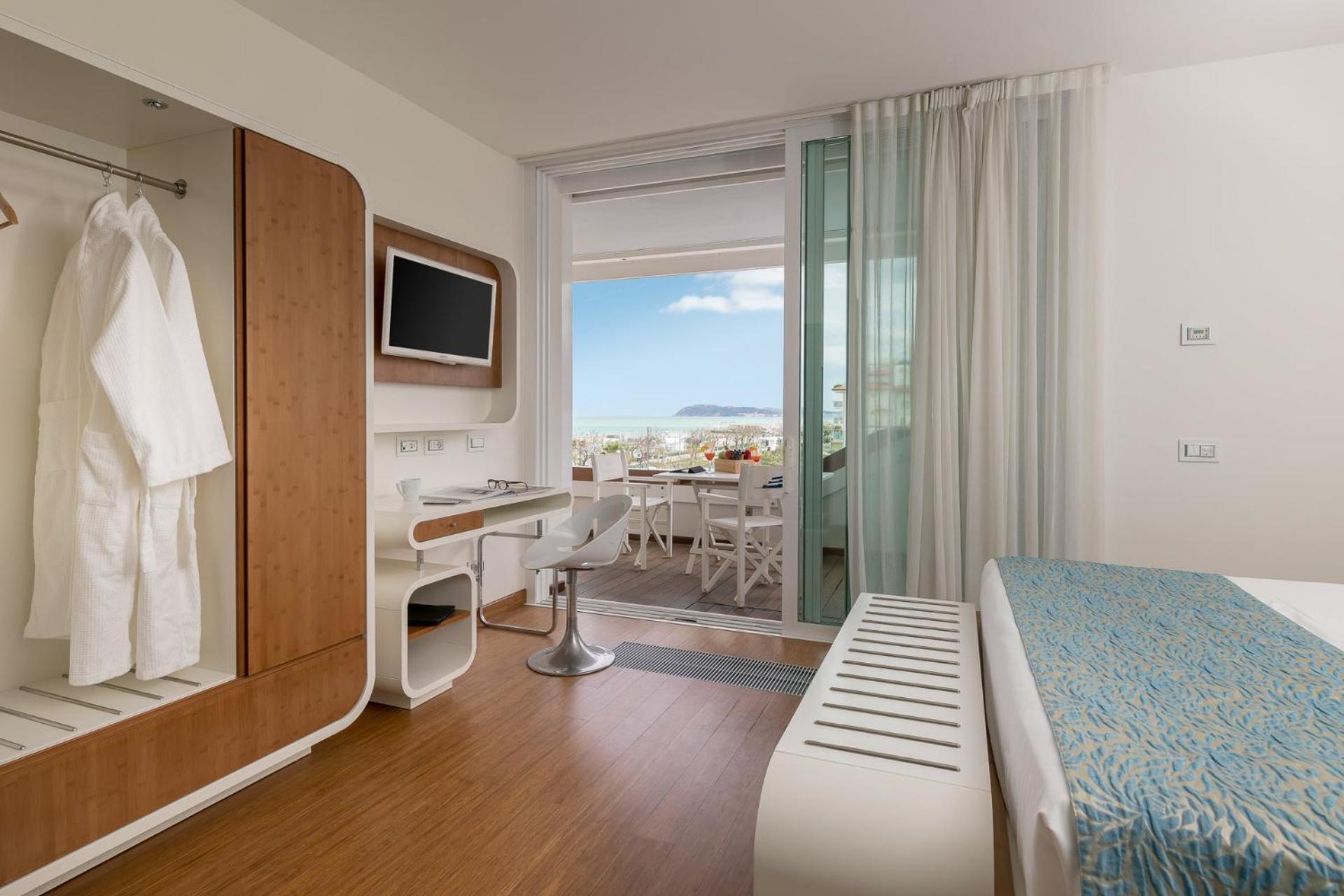 Suite with Partial Sea View