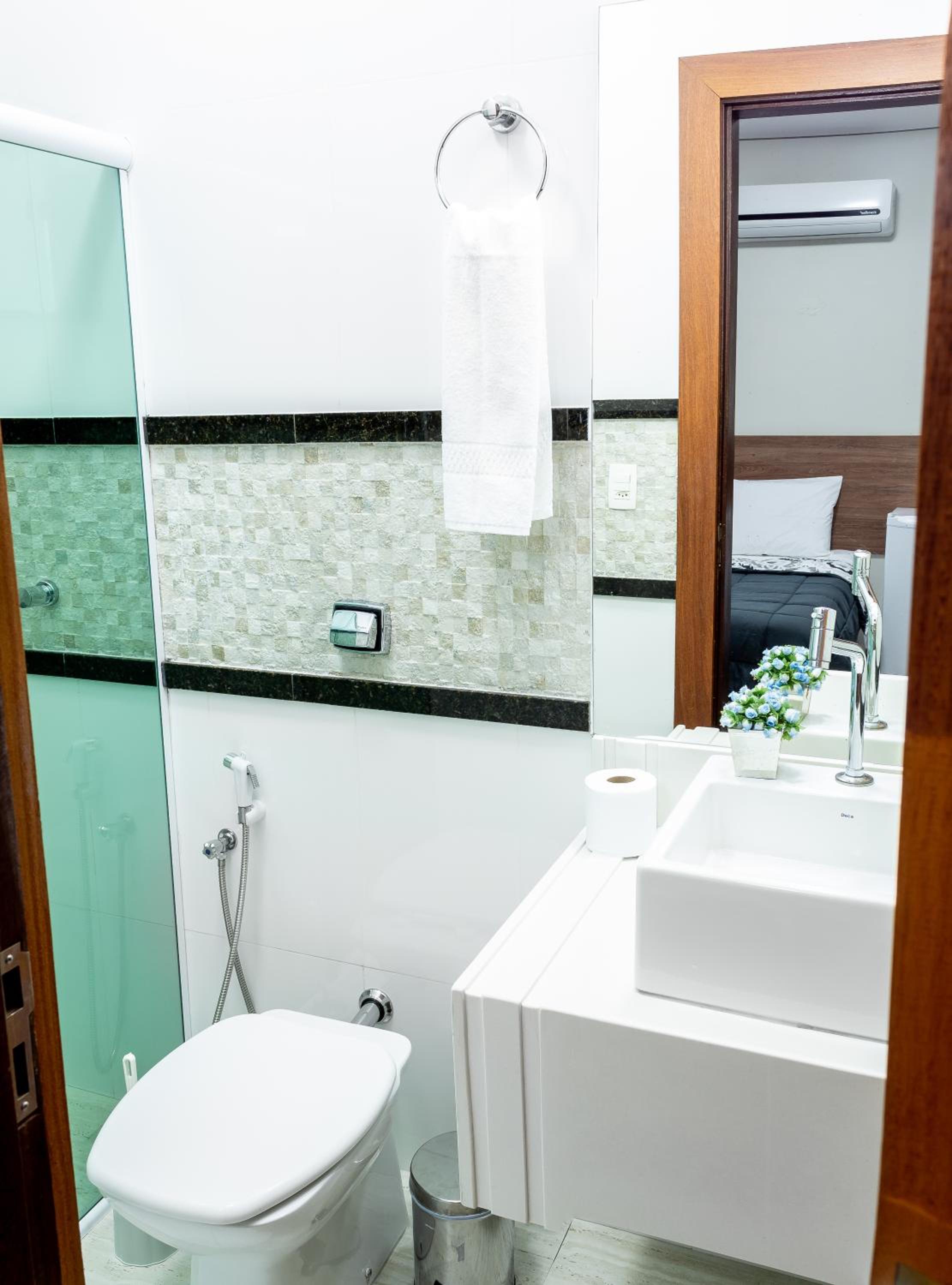 Executive Suite - Photo 4