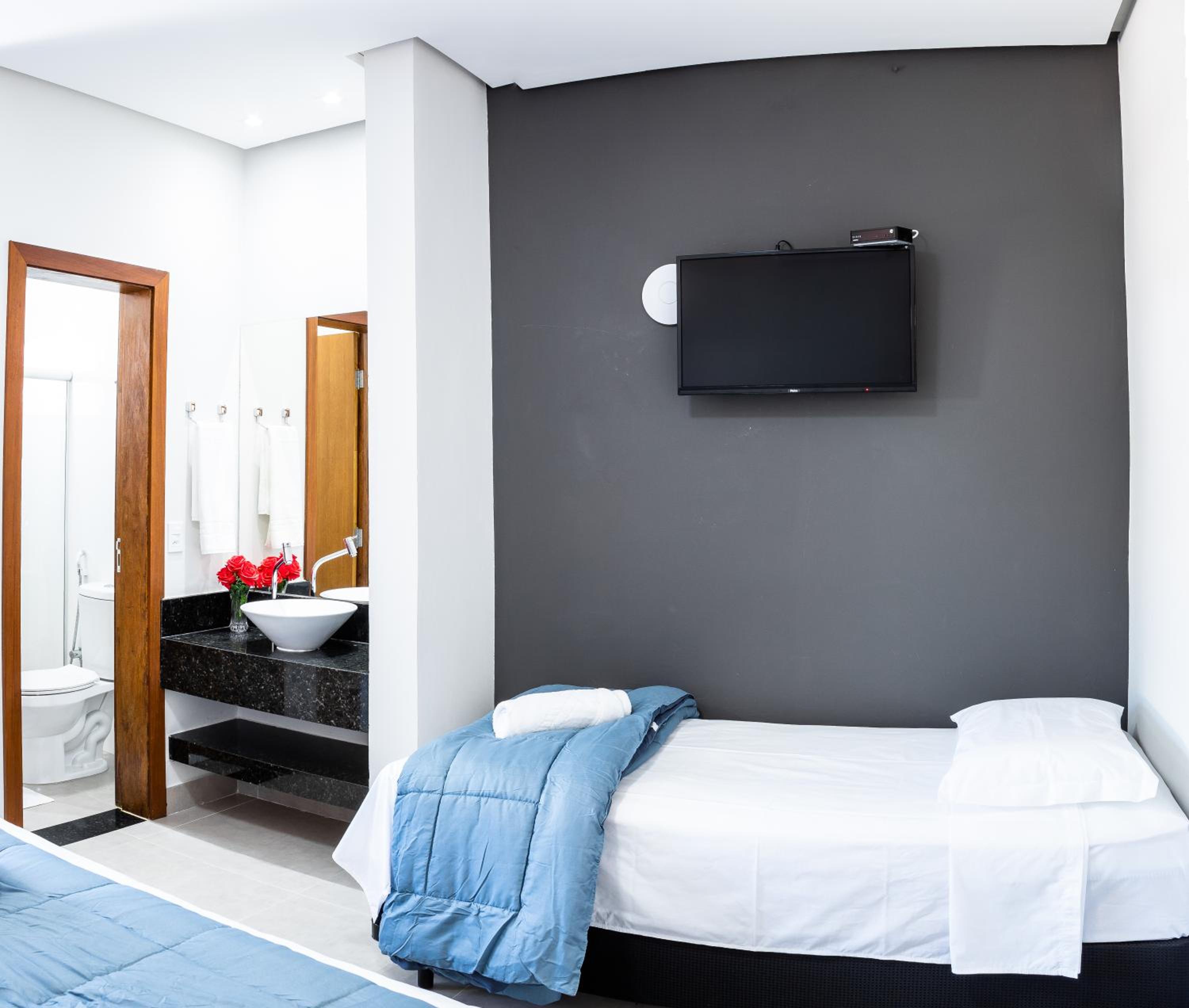 Apartment with Pool View and Kitchenette - Photo 4