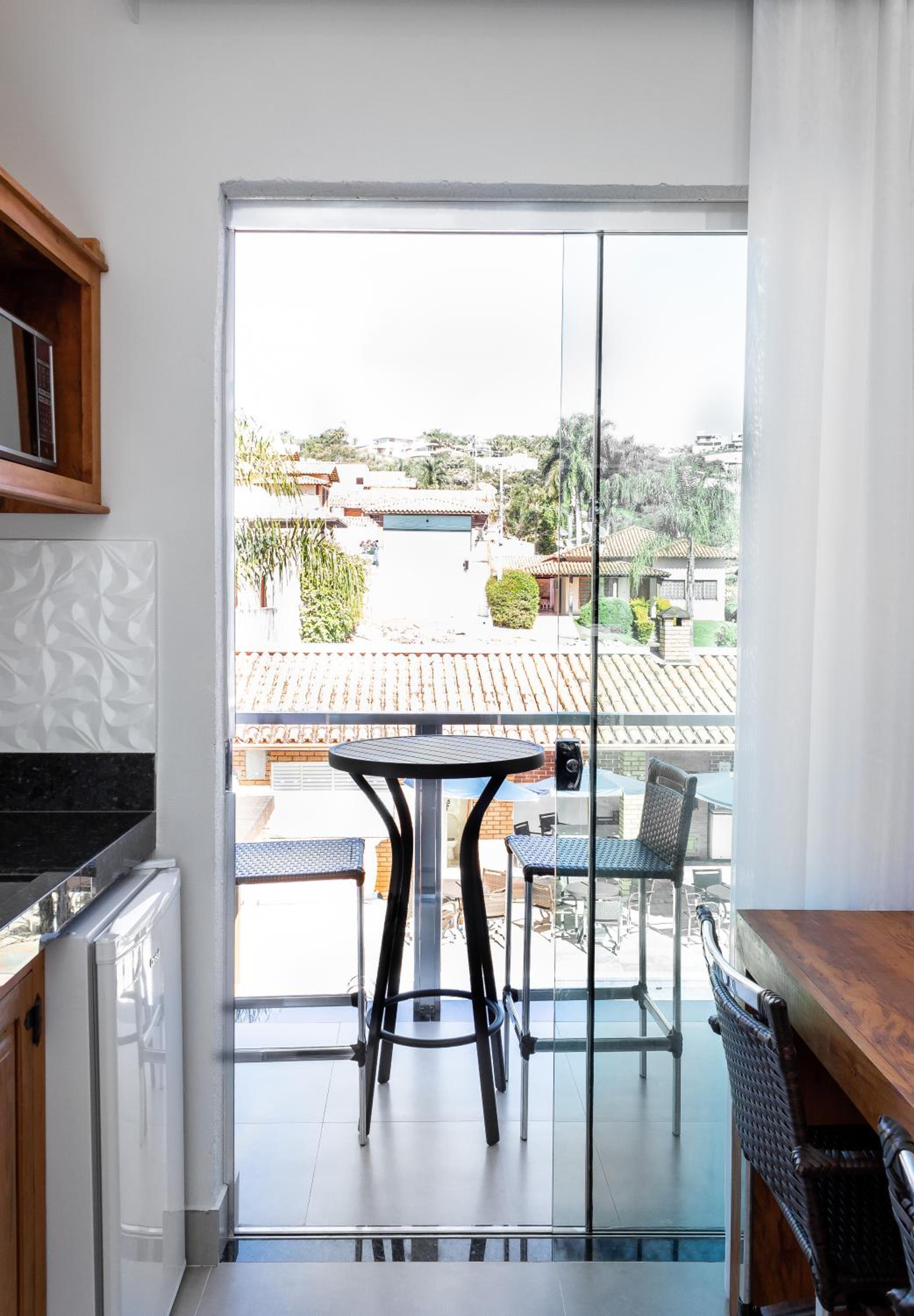 Apartment with Balcony and Kitchenette - Photo 7
