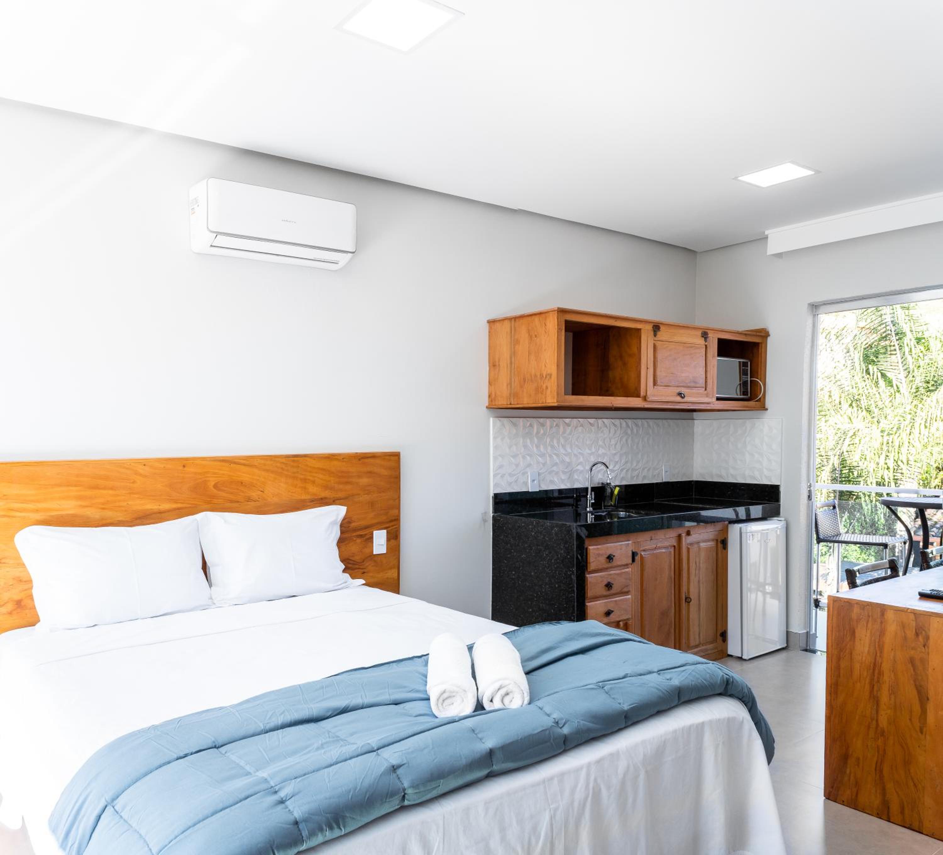 Apartment with Balcony and Kitchenette - Photo 2