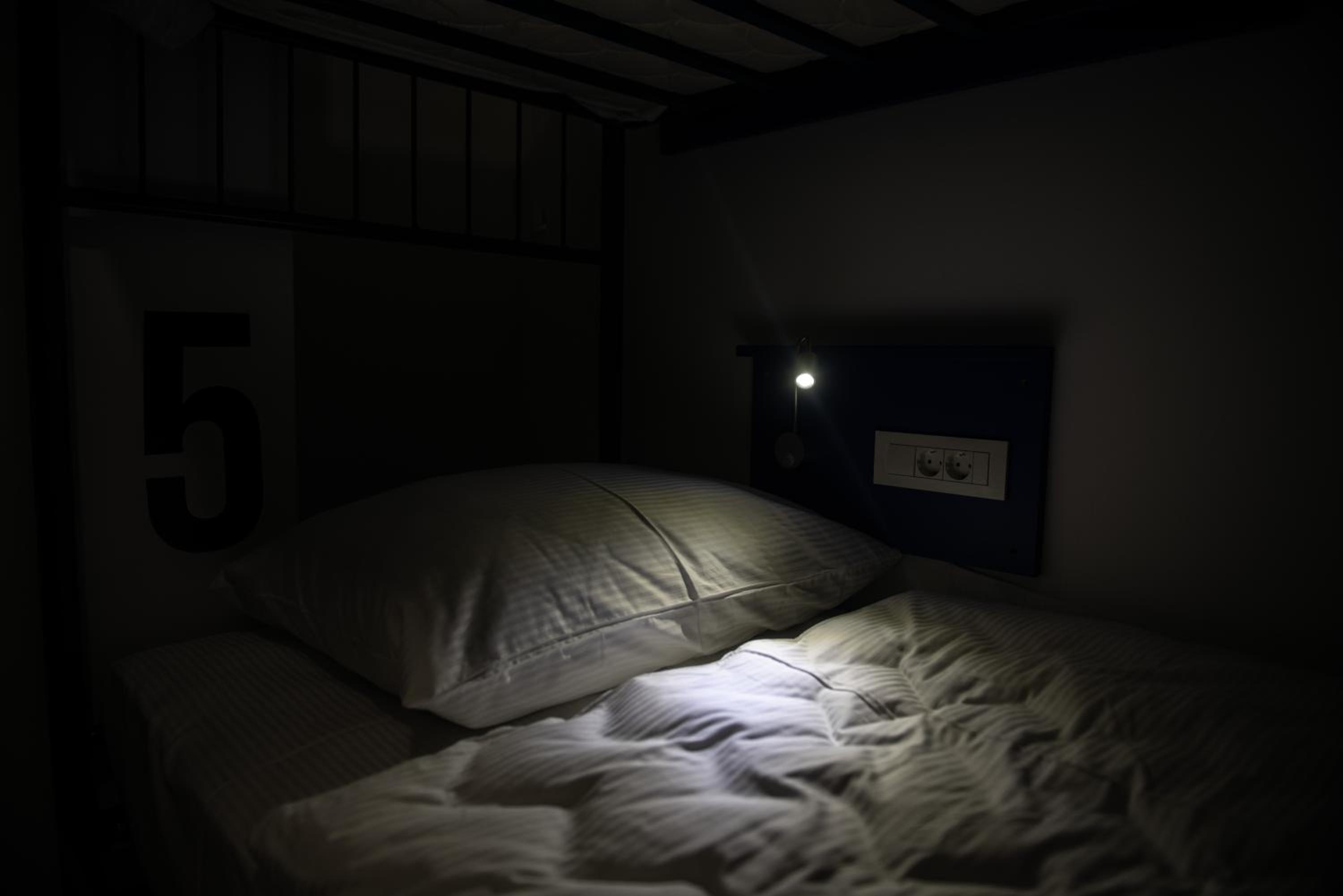 6-Bed Mixed Dormitory Room photo 3