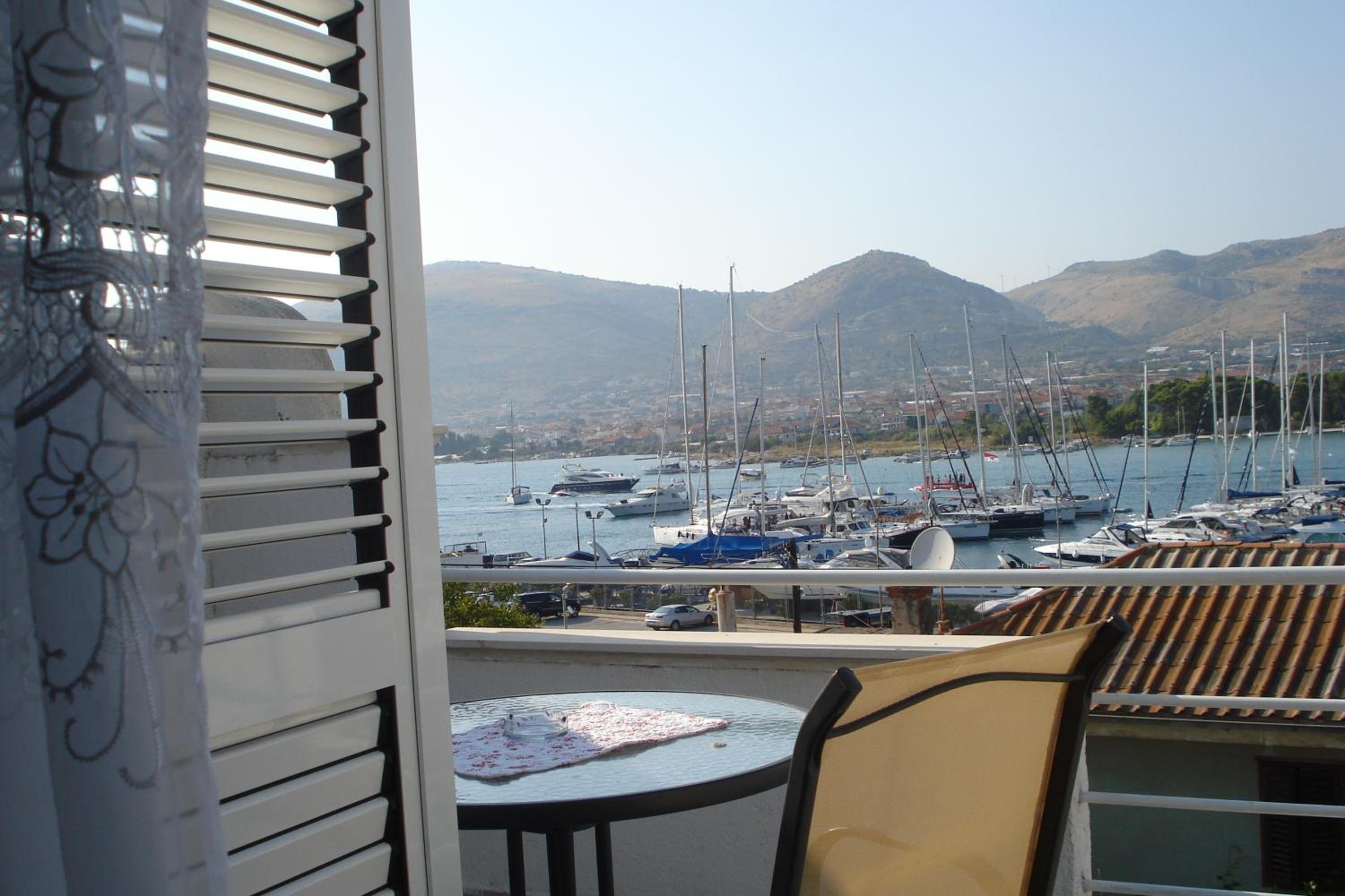 Apartment with Terrace and Sea View - Photo 54