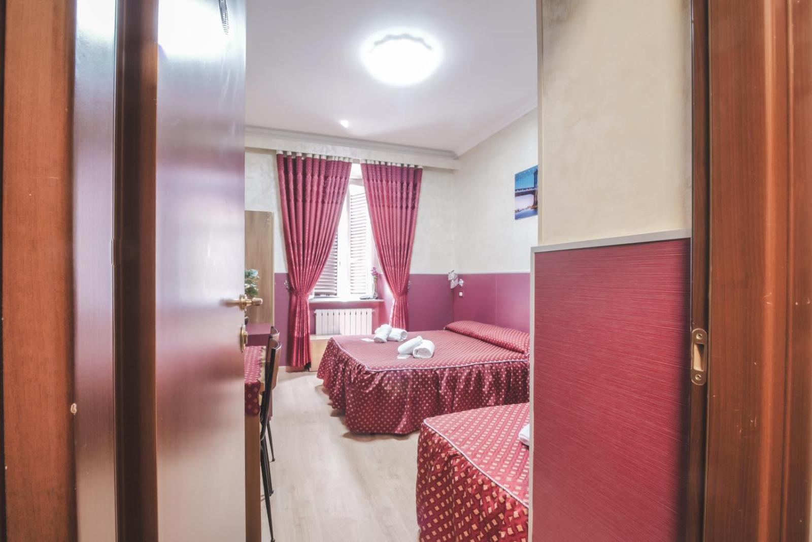 Triple Room With Shared Bathroom