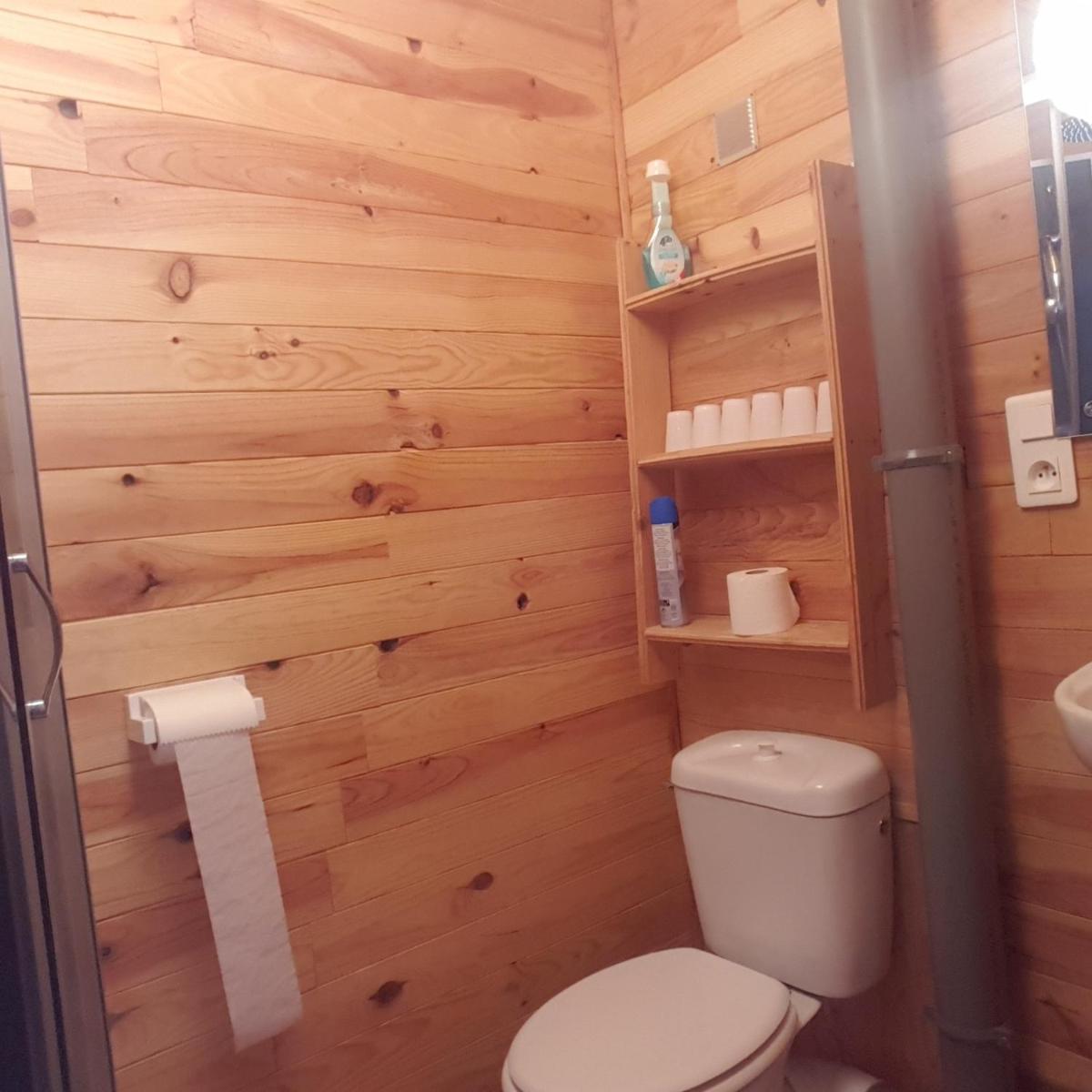 Family Room with Private Bathroom photo 2