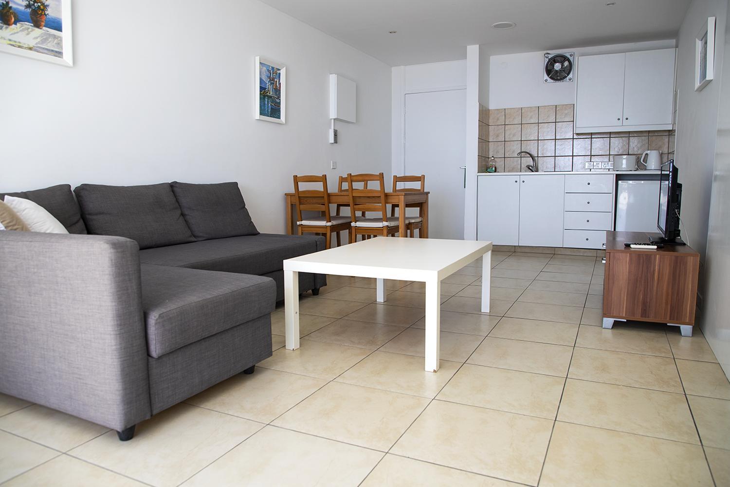 One-Bedroom Apartment with Terrace - Alasia photo 2