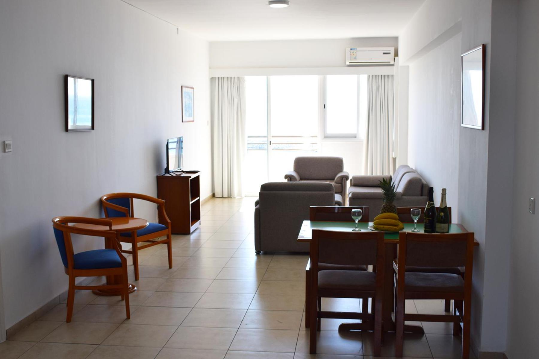 Two-Bedroom Apartment with Sea View (6 Adults) photo 2